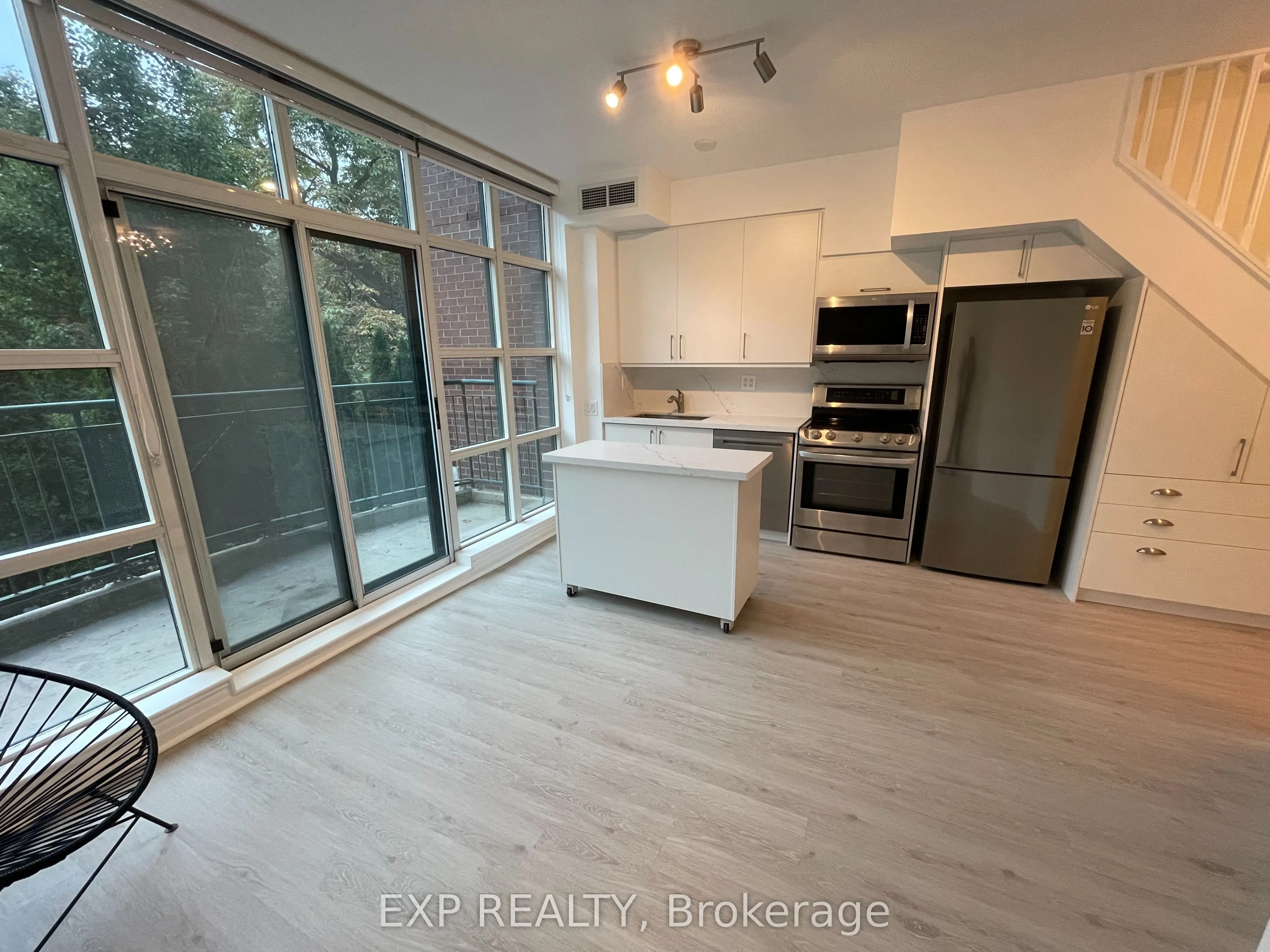 901 Queen Street W, #227