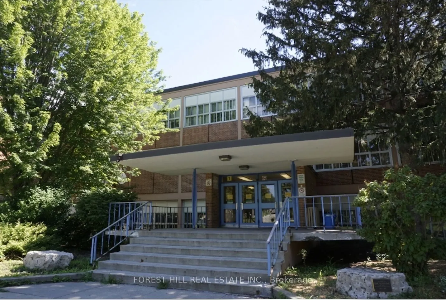 155 Churchill Avenue