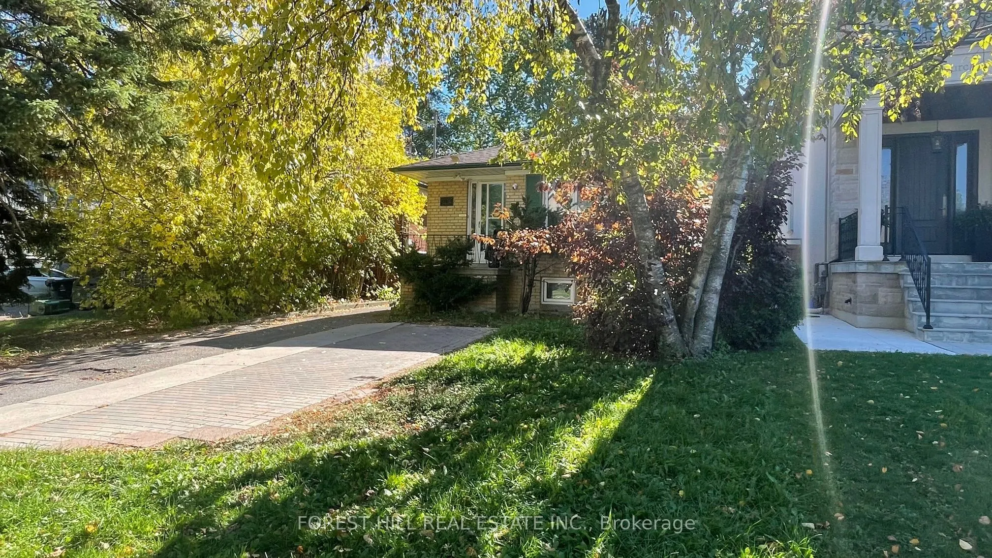 155 Churchill Avenue