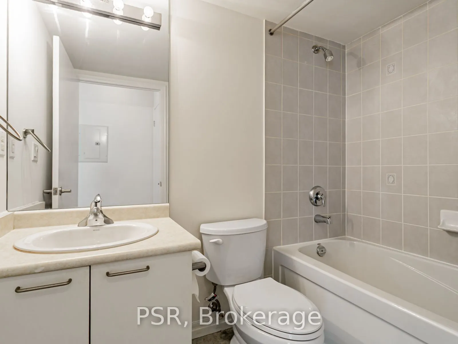 22 Wellesley Street E, #202