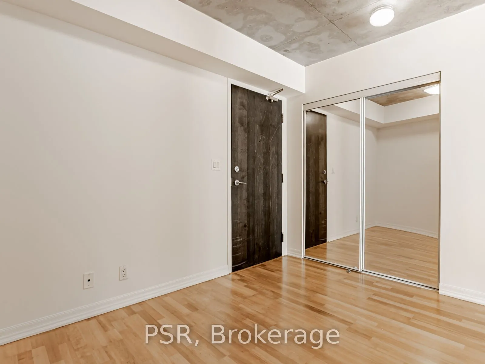 22 Wellesley Street E, #202