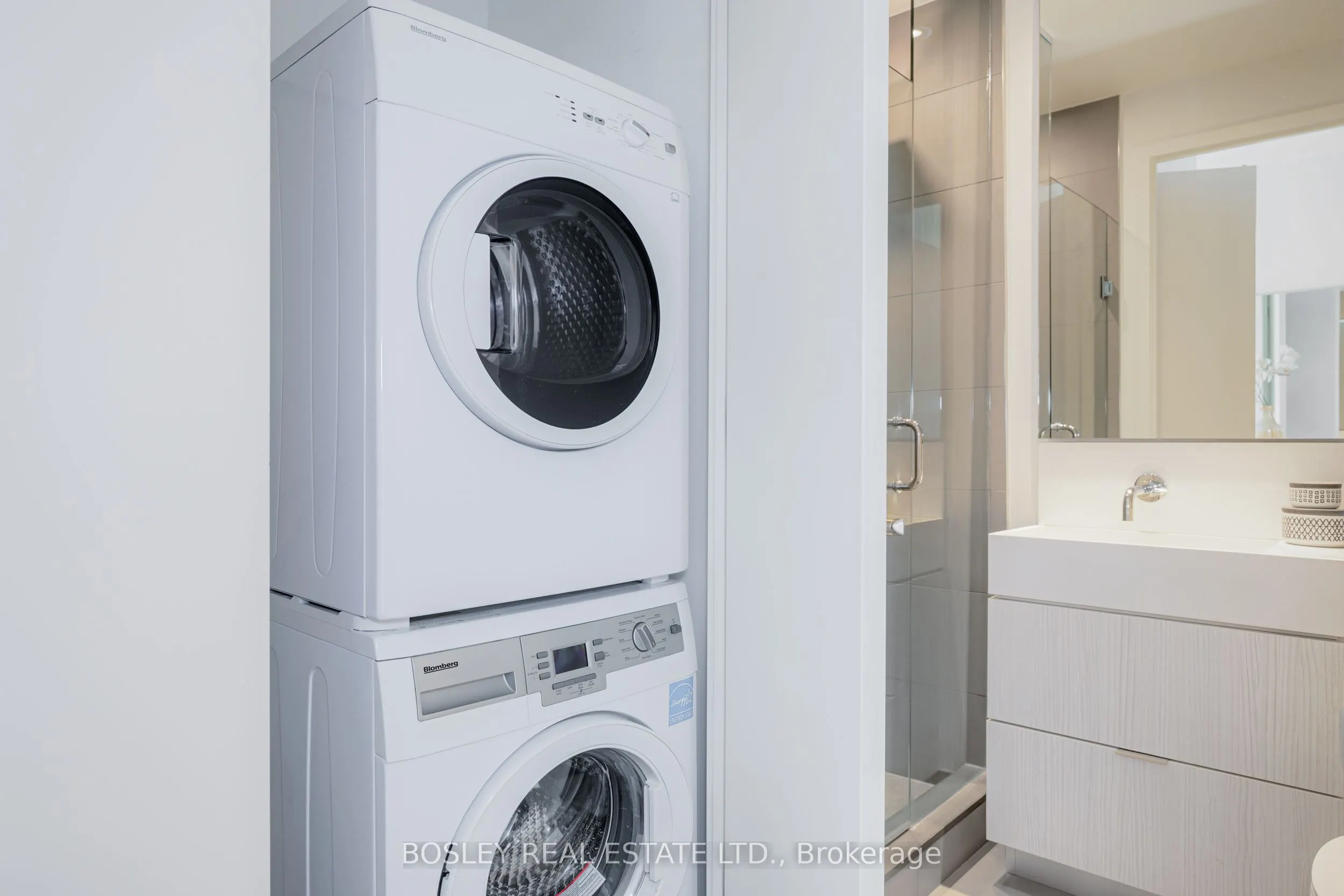 8 Hillsdale Avenue E, #932