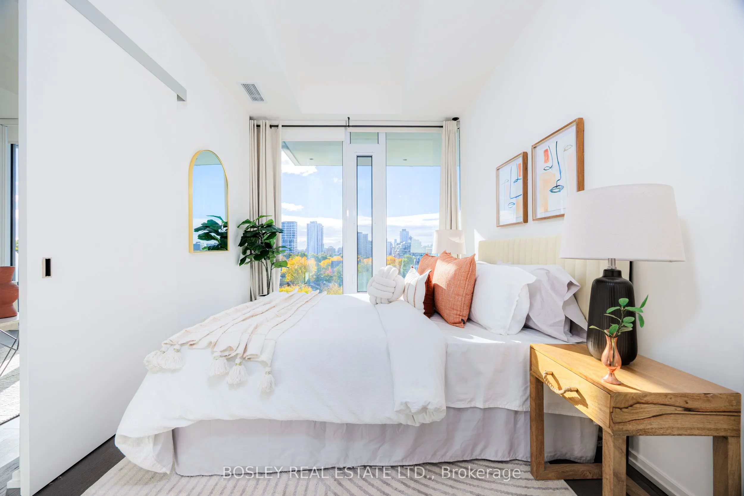 8 Hillsdale Avenue E, #932