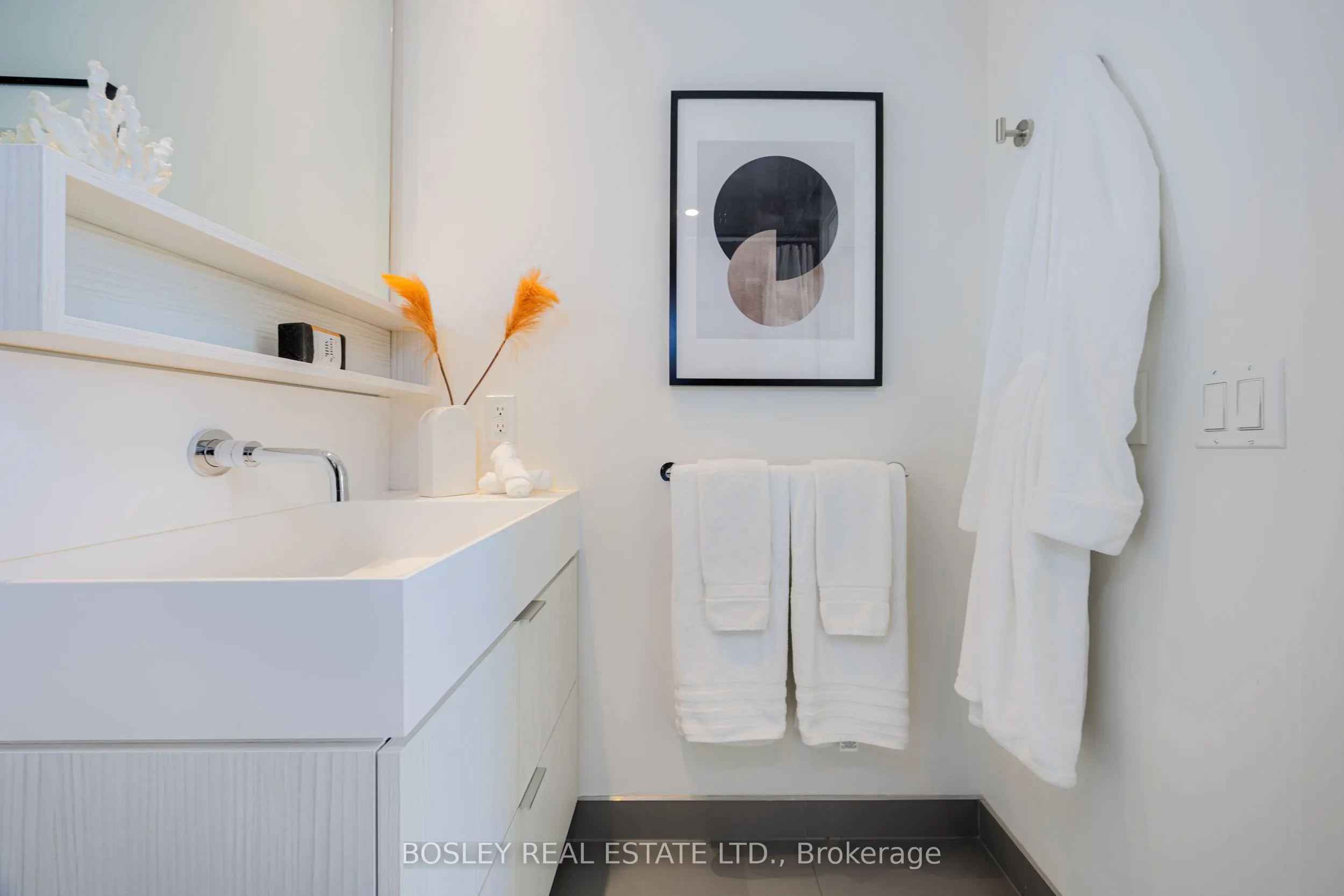 8 Hillsdale Avenue E, #932