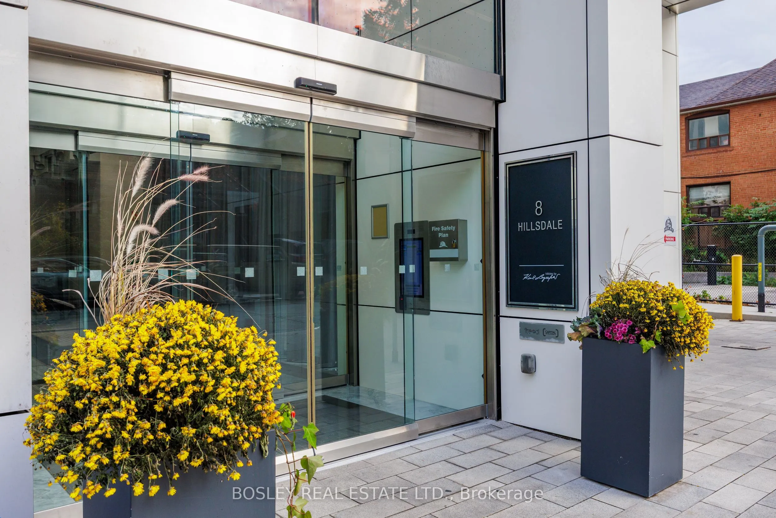 8 Hillsdale Avenue E, #932