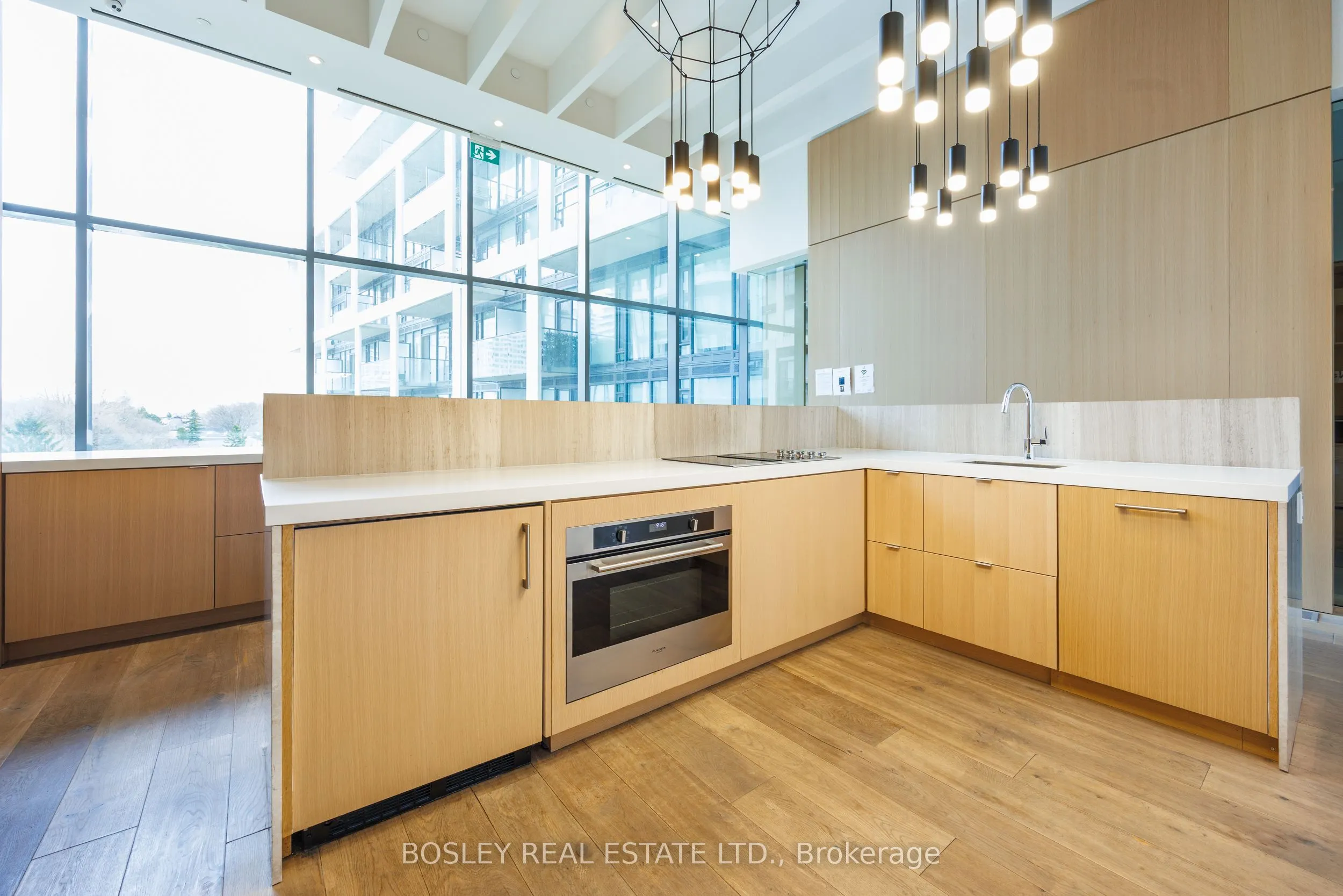 8 Hillsdale Avenue E, #932