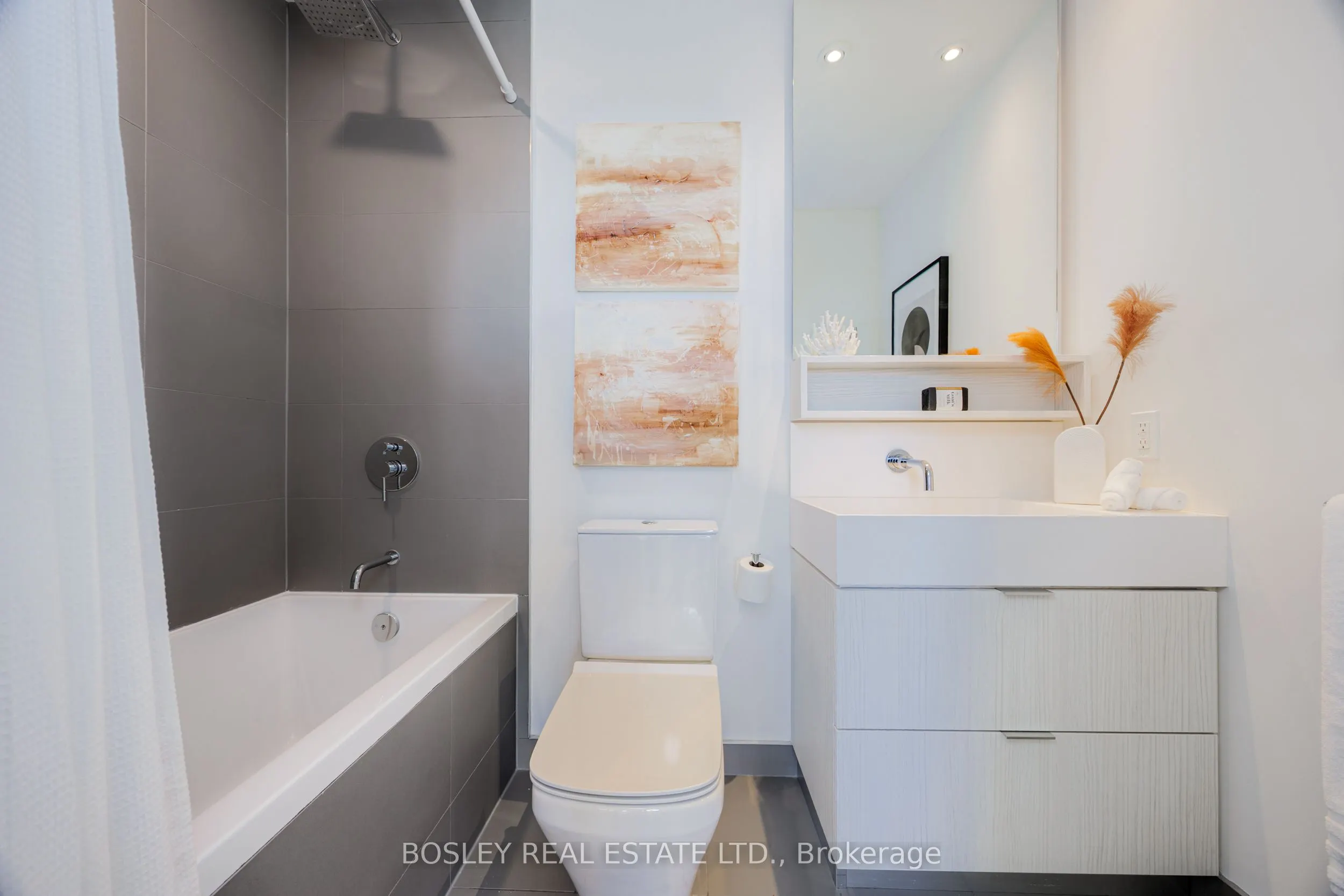 8 Hillsdale Avenue E, #932