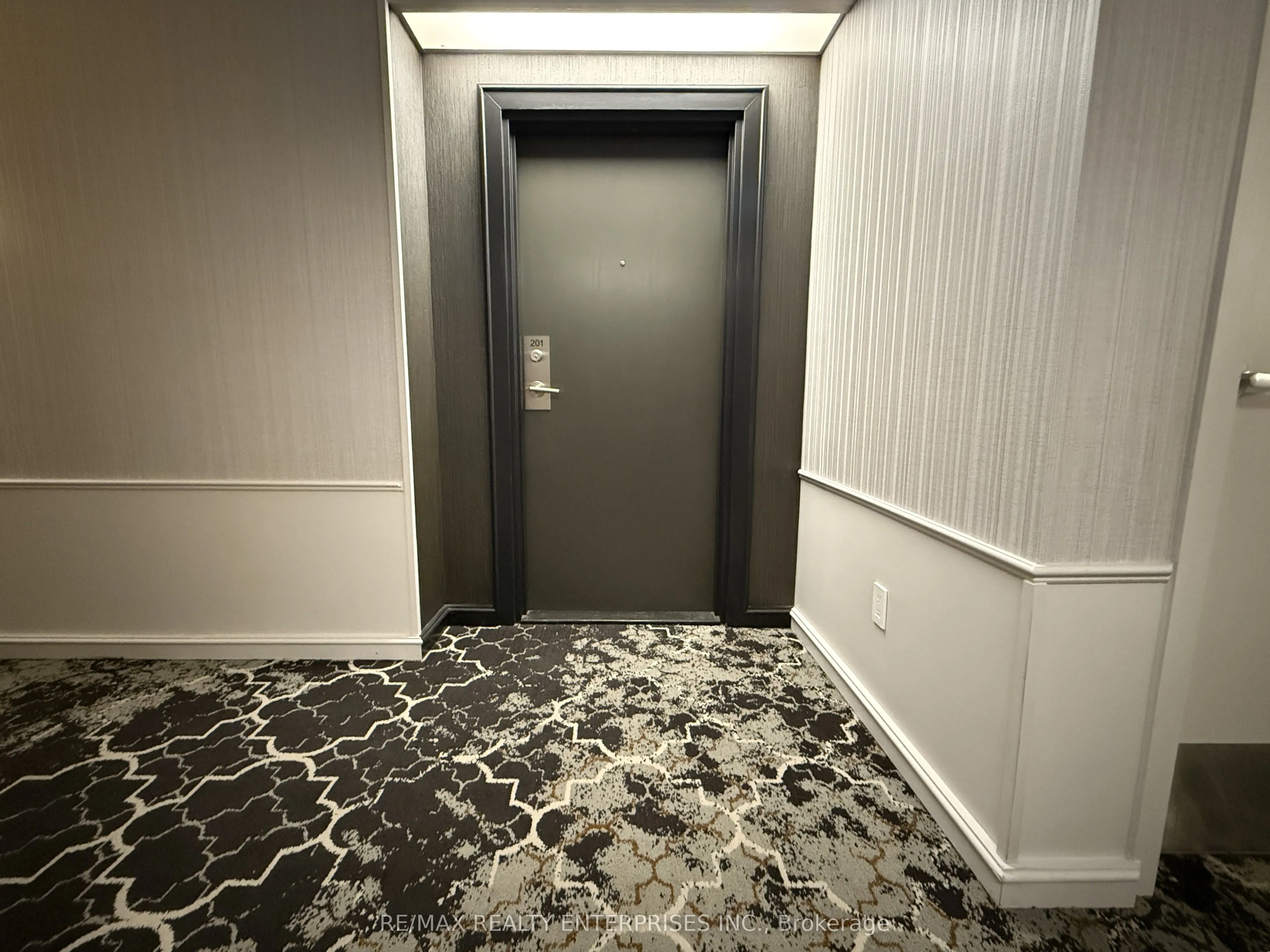 5 Kenneth Avenue, #201