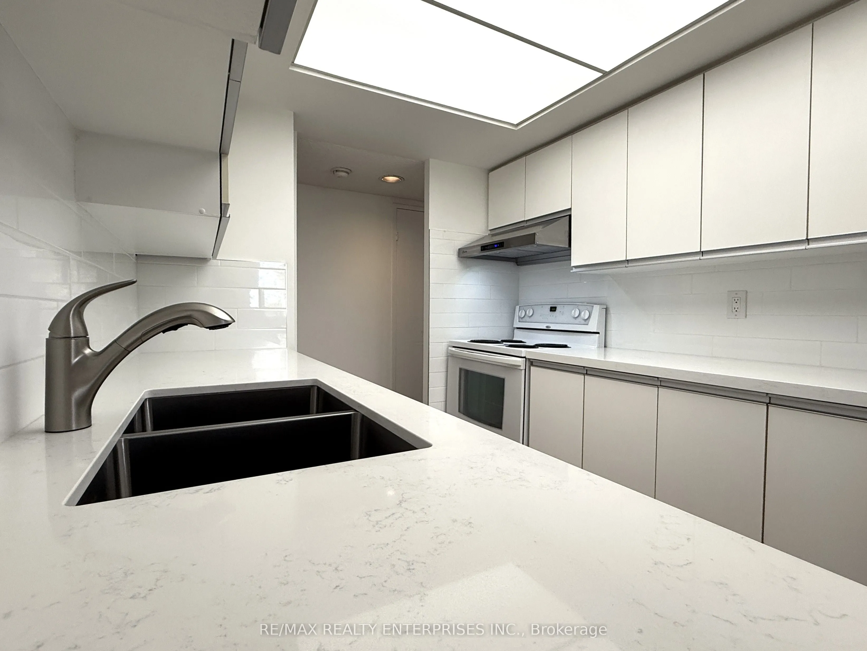 5 Kenneth Avenue, #201