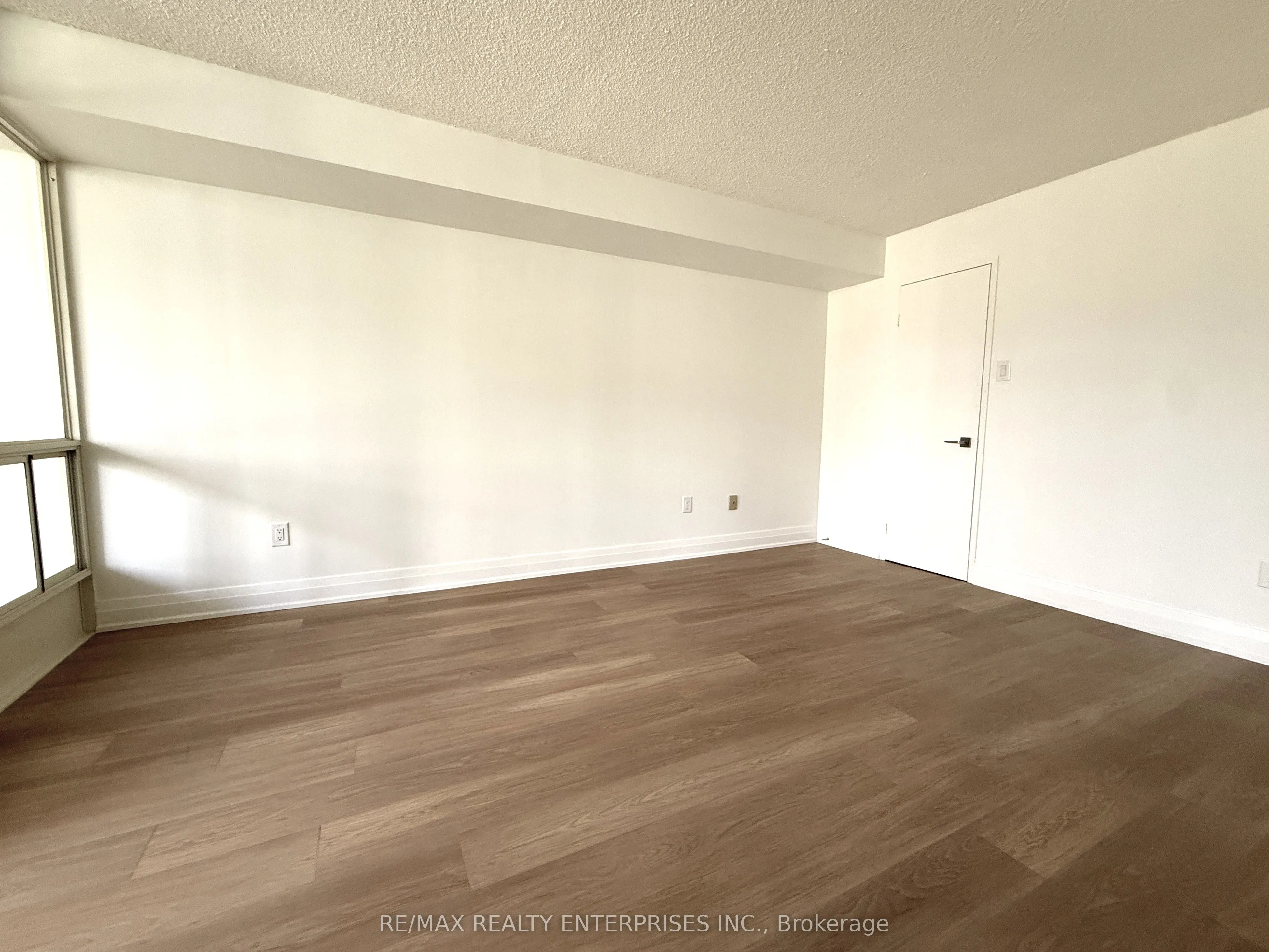 5 Kenneth Avenue, #201