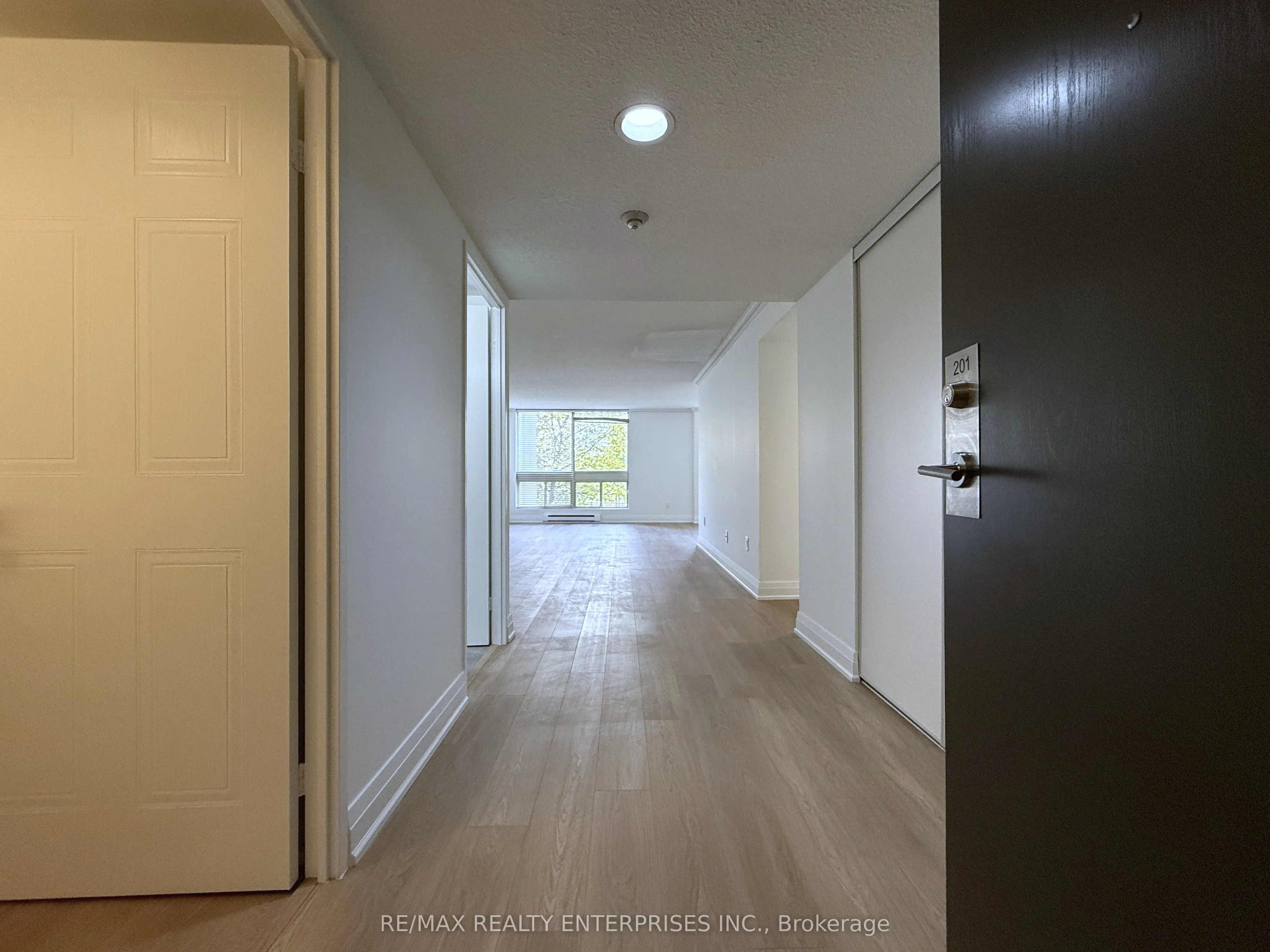 5 Kenneth Avenue, #201