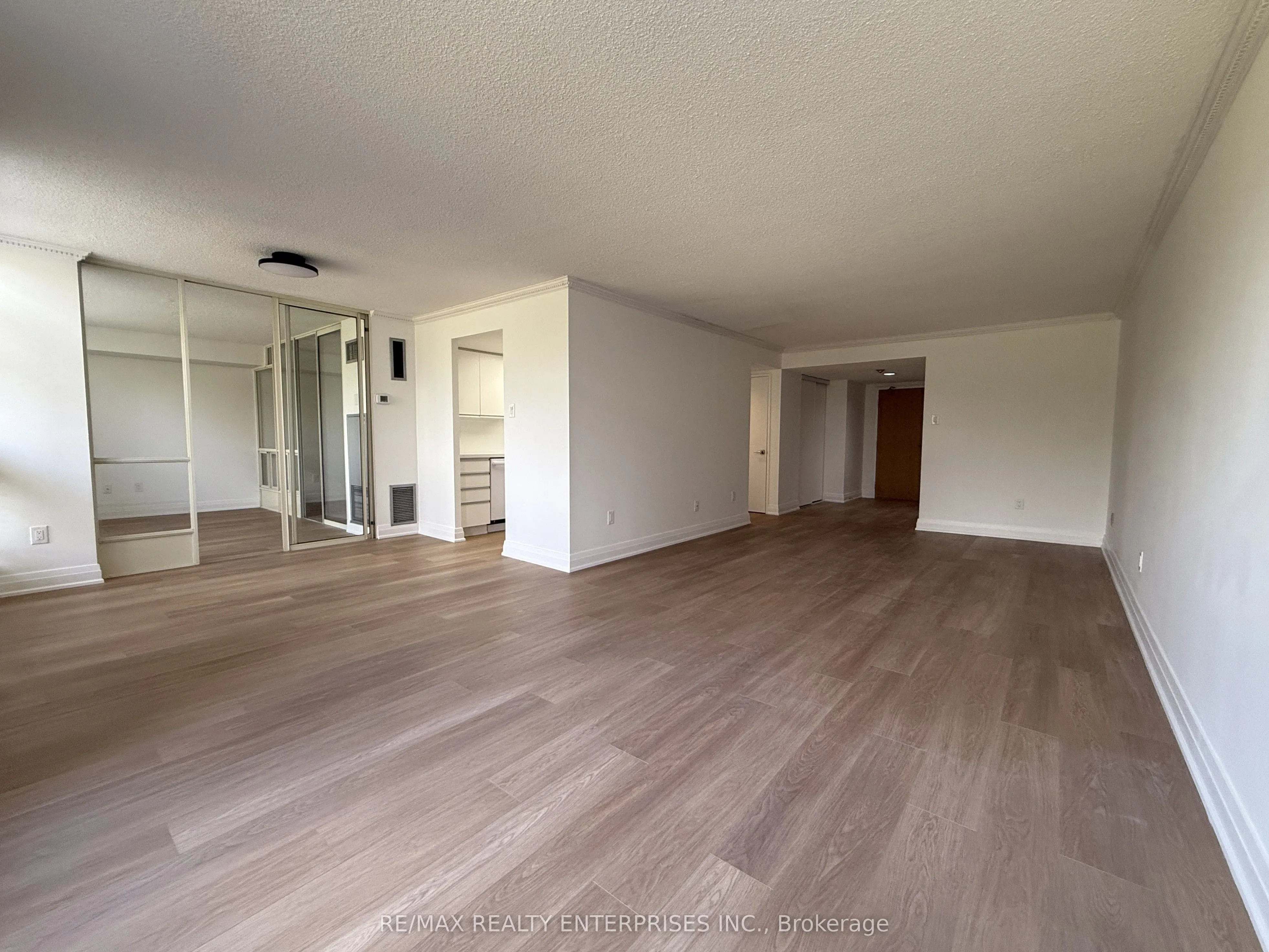 5 Kenneth Avenue, #201