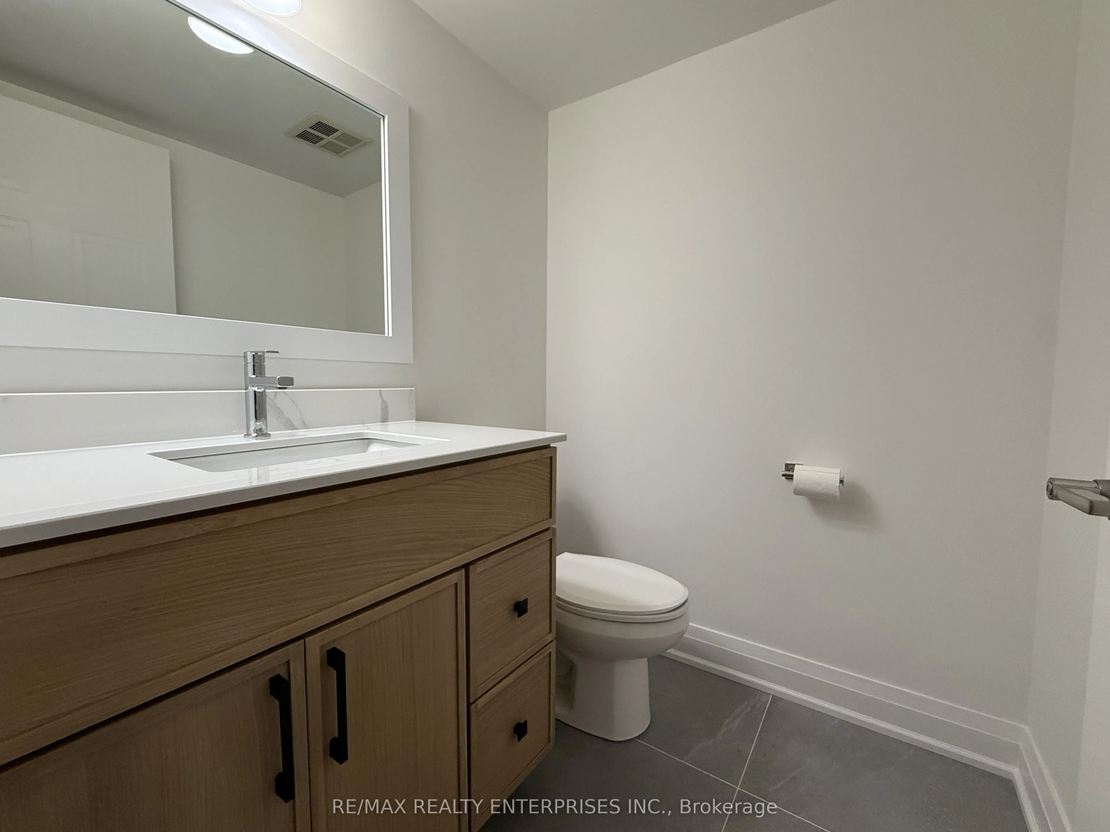 5 Kenneth Avenue, #201