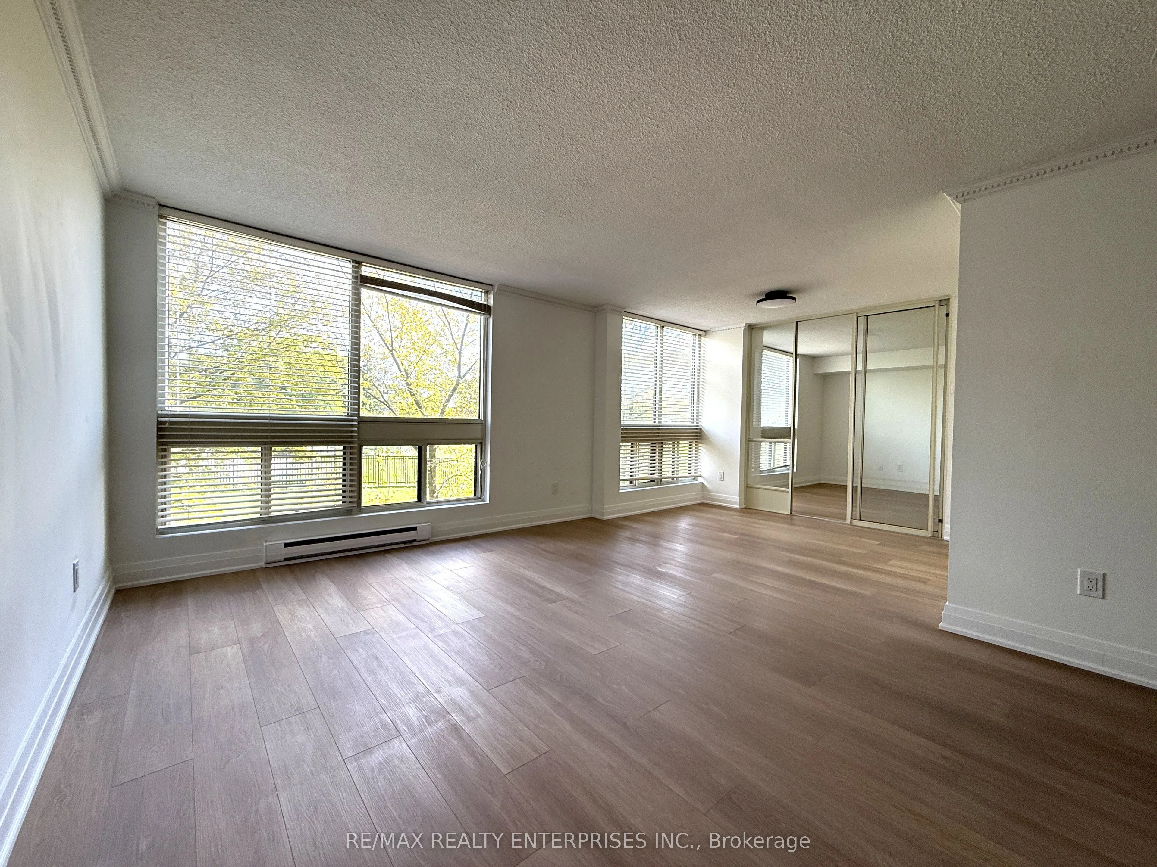 5 Kenneth Avenue, #201