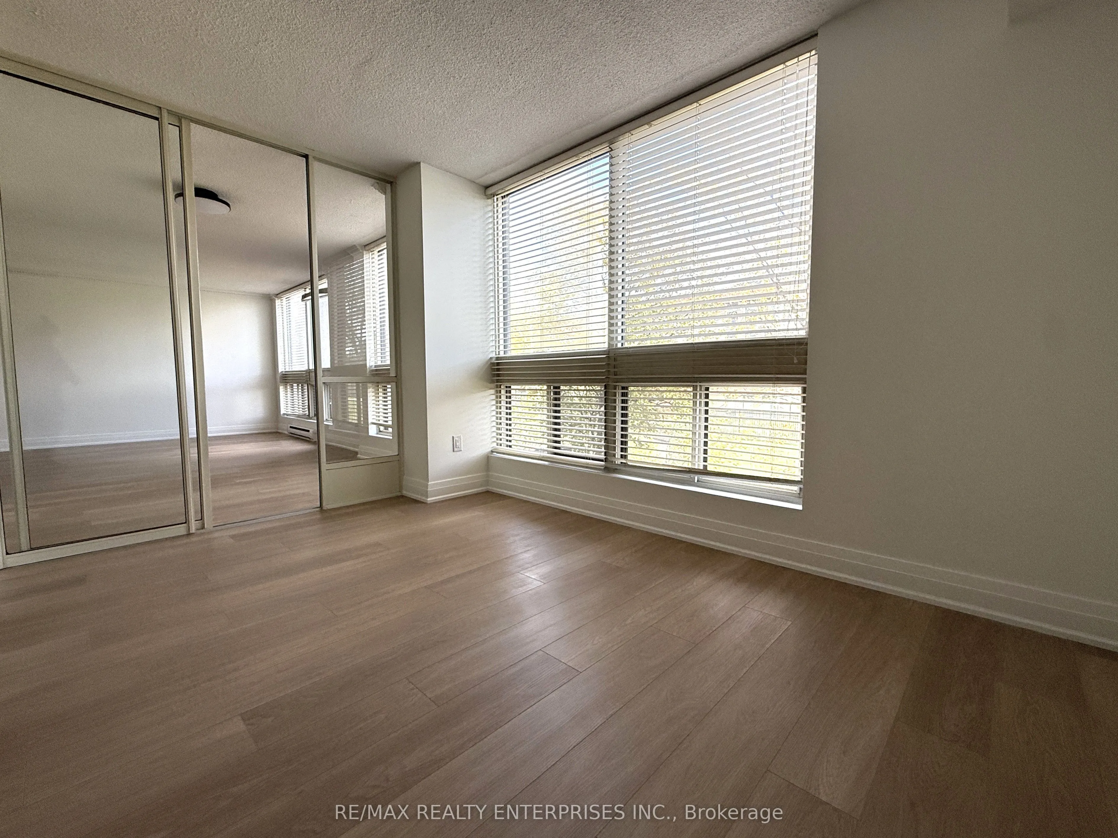 5 Kenneth Avenue, #201