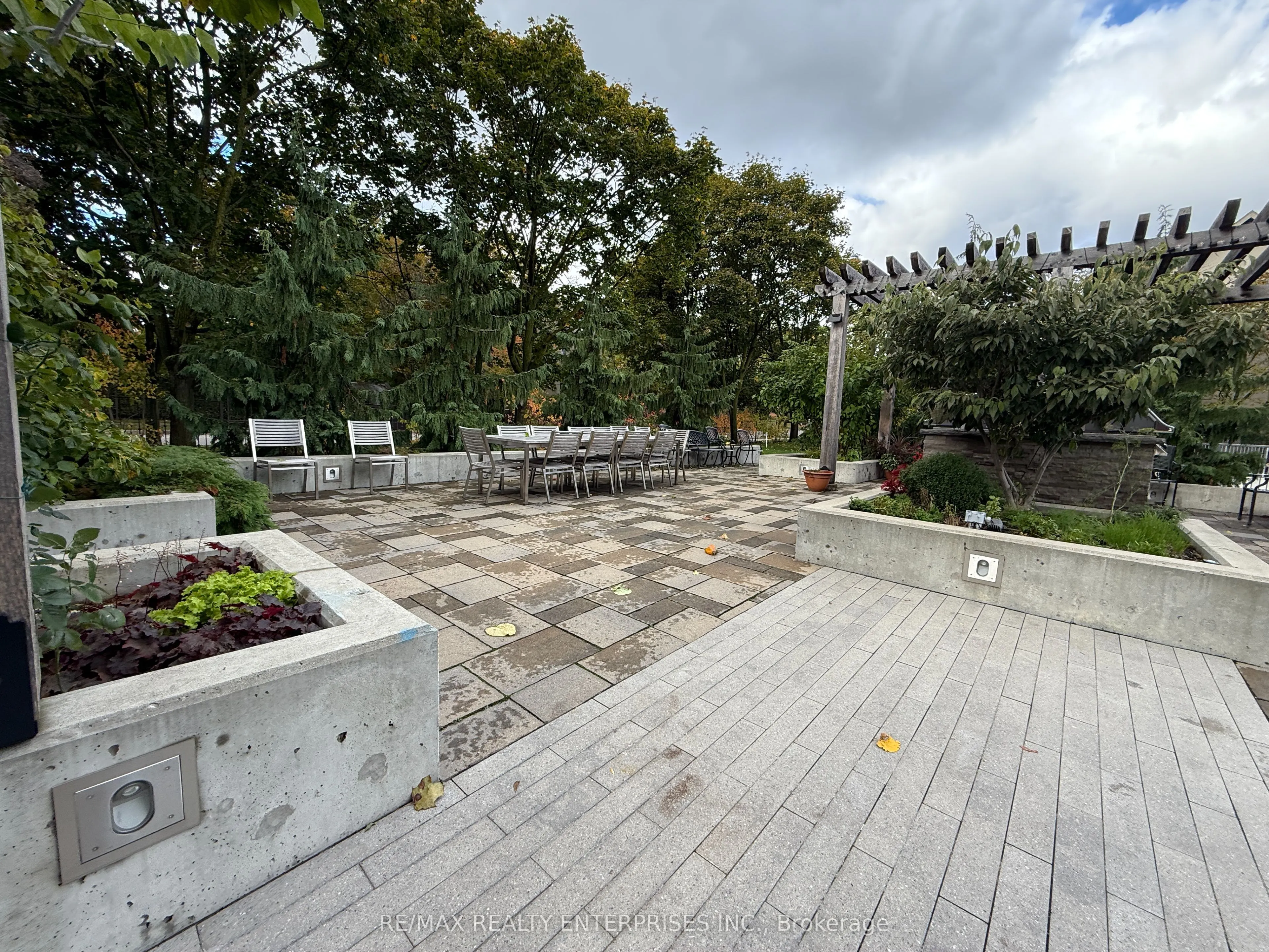 5 Kenneth Avenue, #201