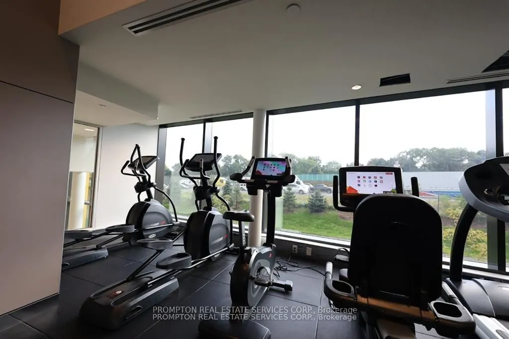 95 McMahon Drive, #2009