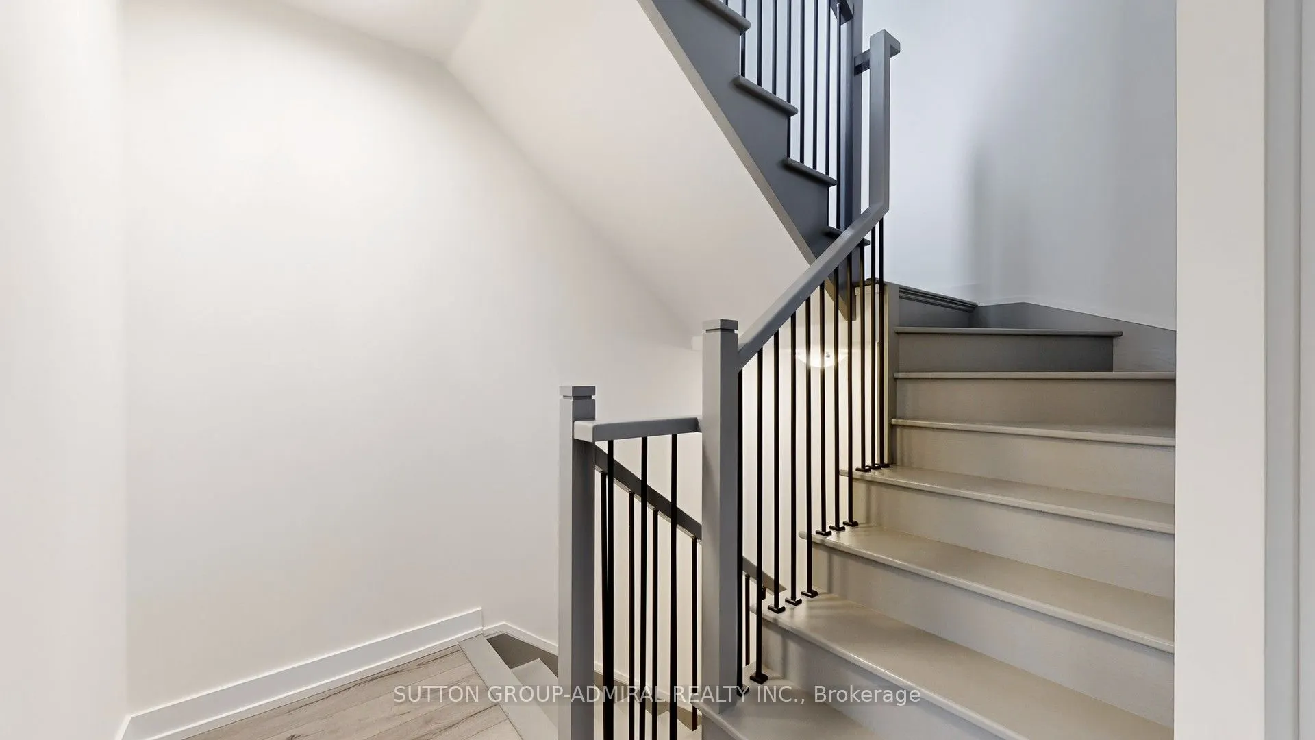 851 Sheppard Avenue W, #TH20