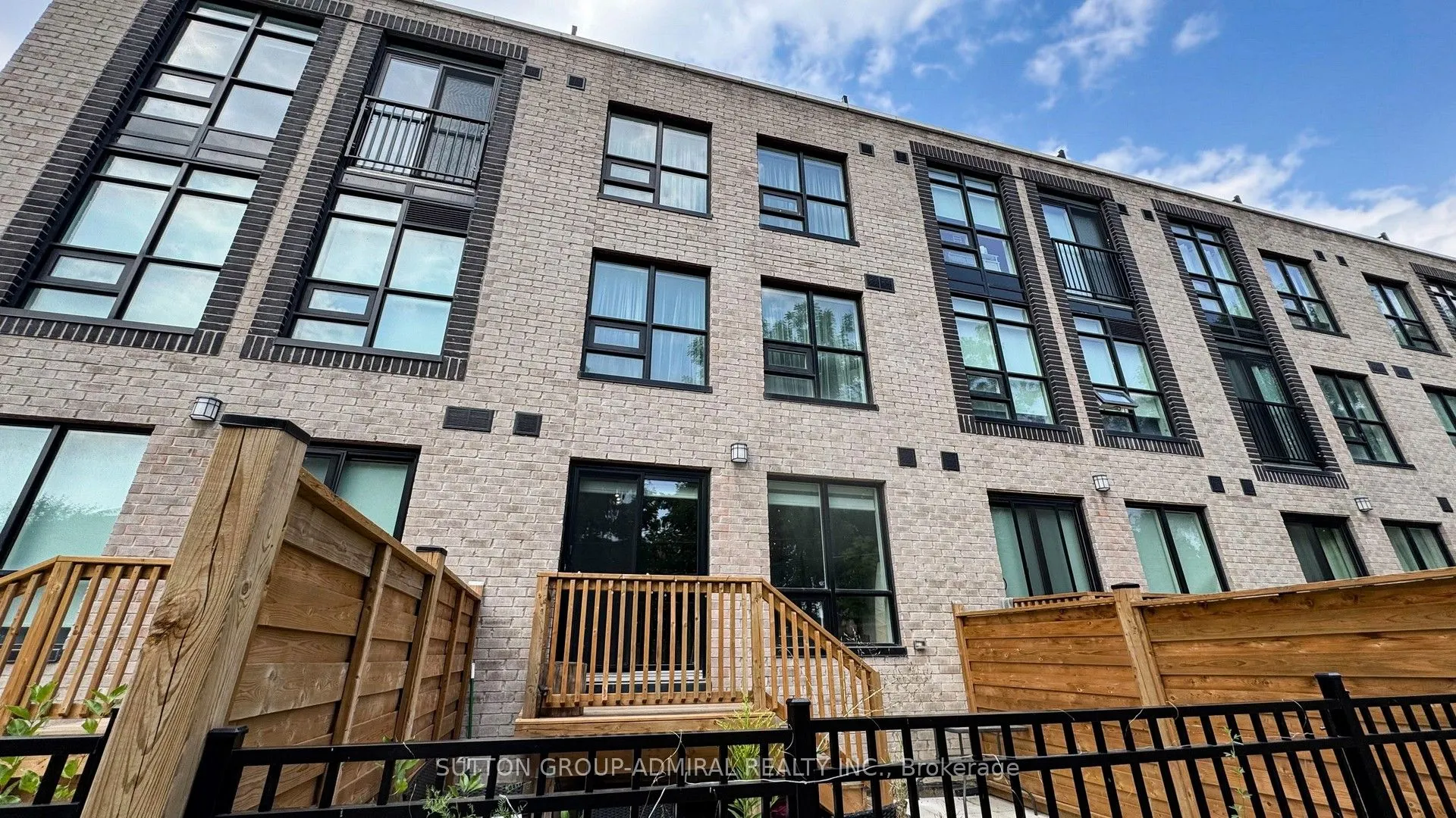 851 Sheppard Avenue W, #TH20