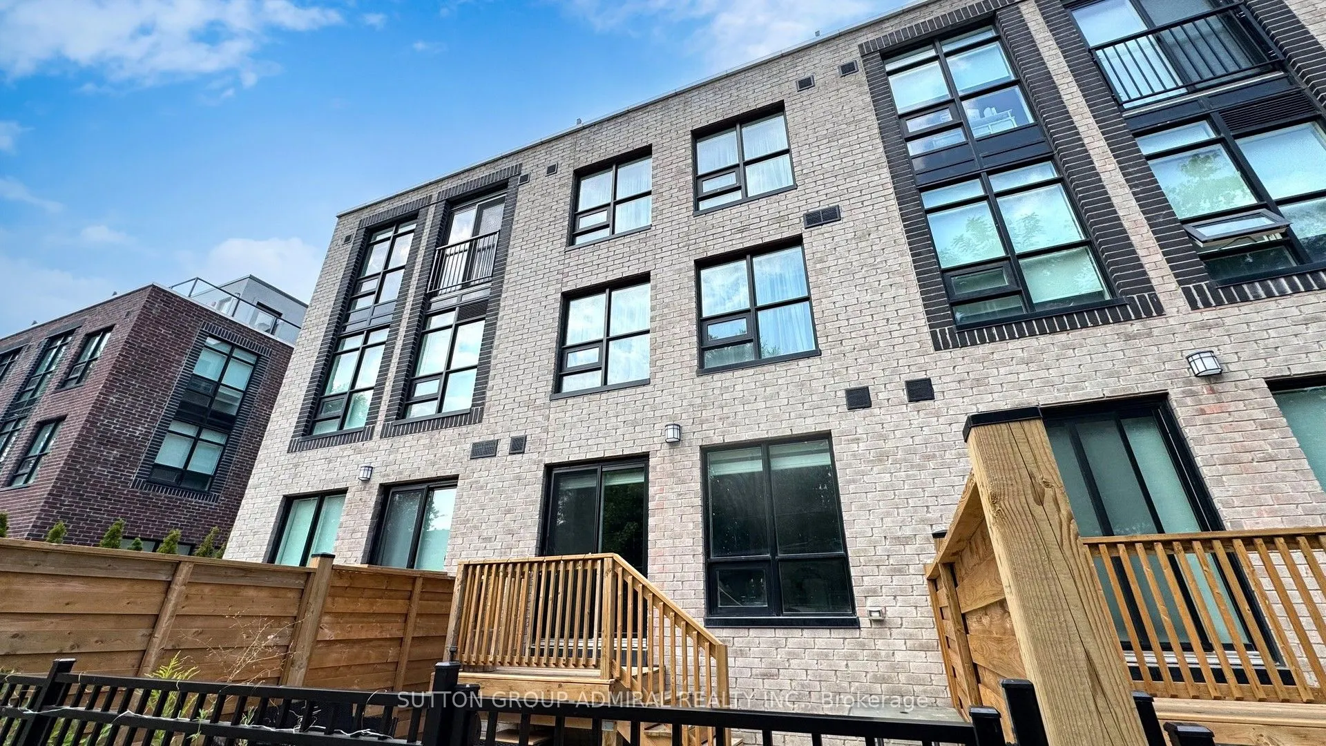 851 Sheppard Avenue W, #TH20