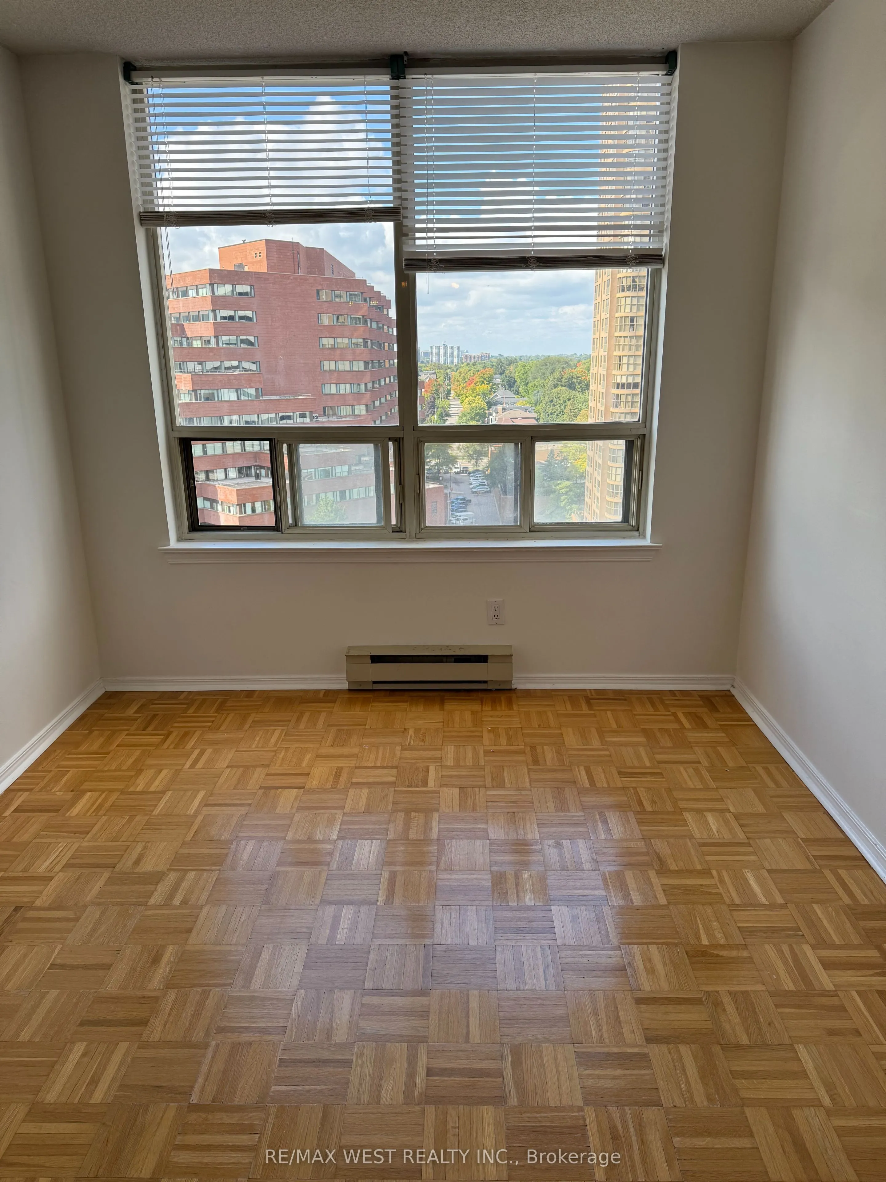 30 Greenfield Avenue, #1412