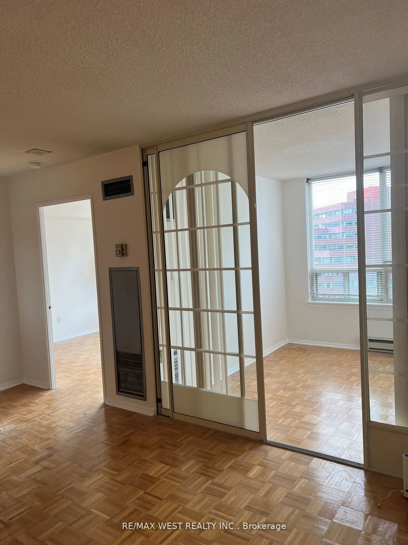 30 Greenfield Avenue, #1412