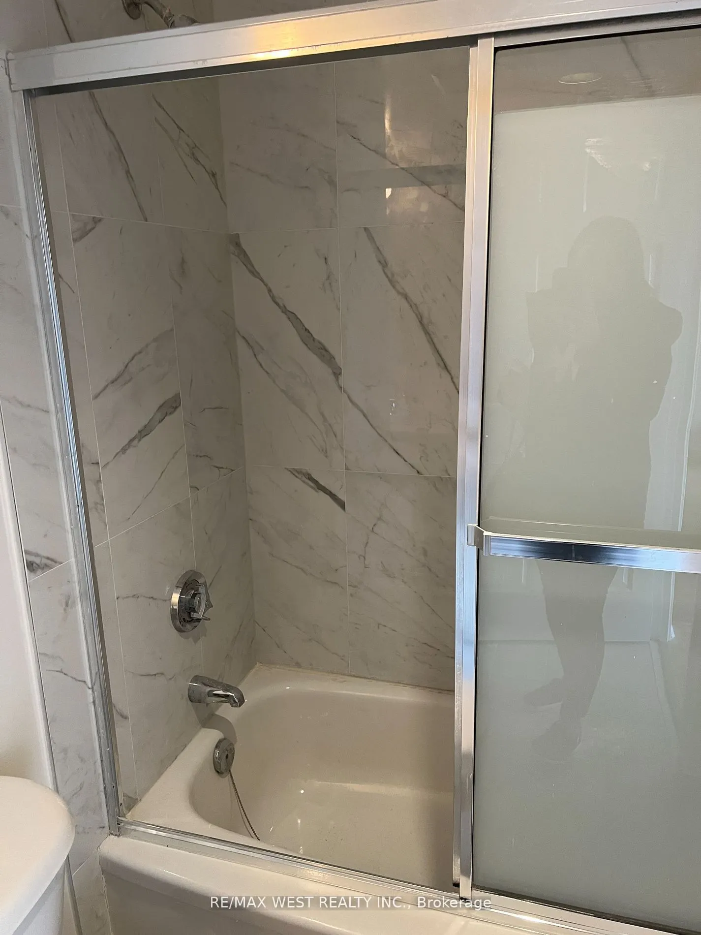 30 Greenfield Avenue, #1412