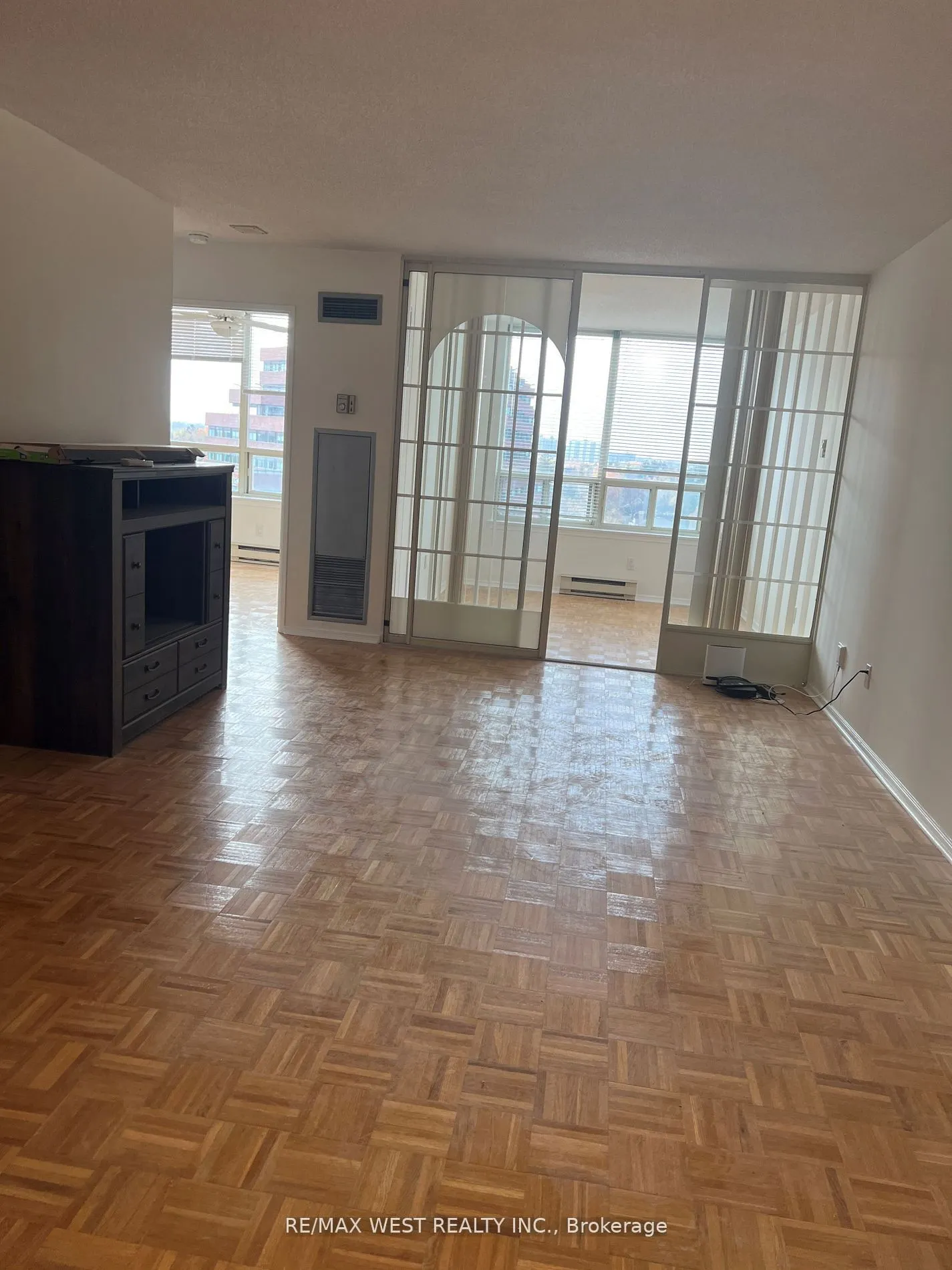 30 Greenfield Avenue, #1412