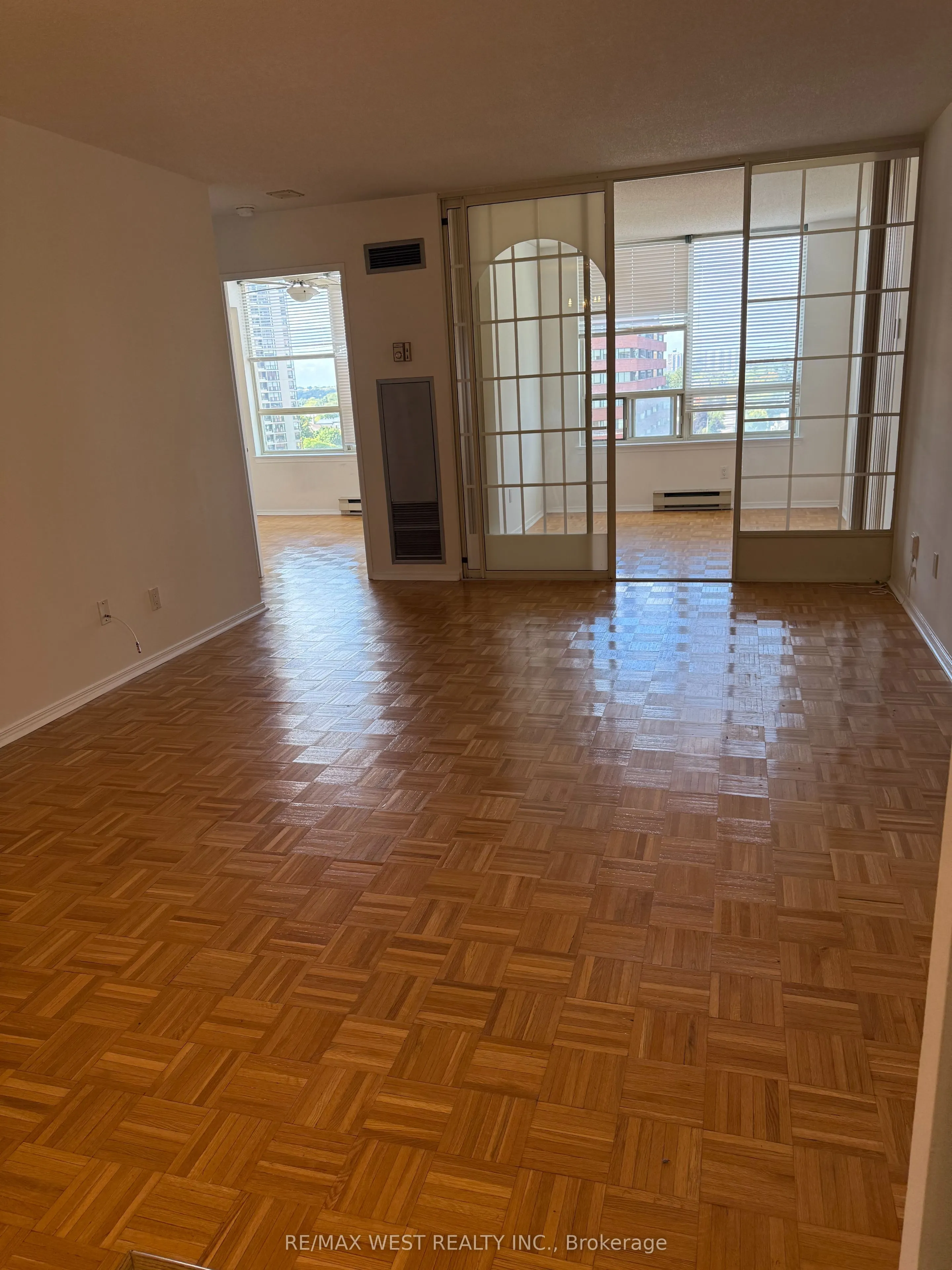 30 Greenfield Avenue, #1412