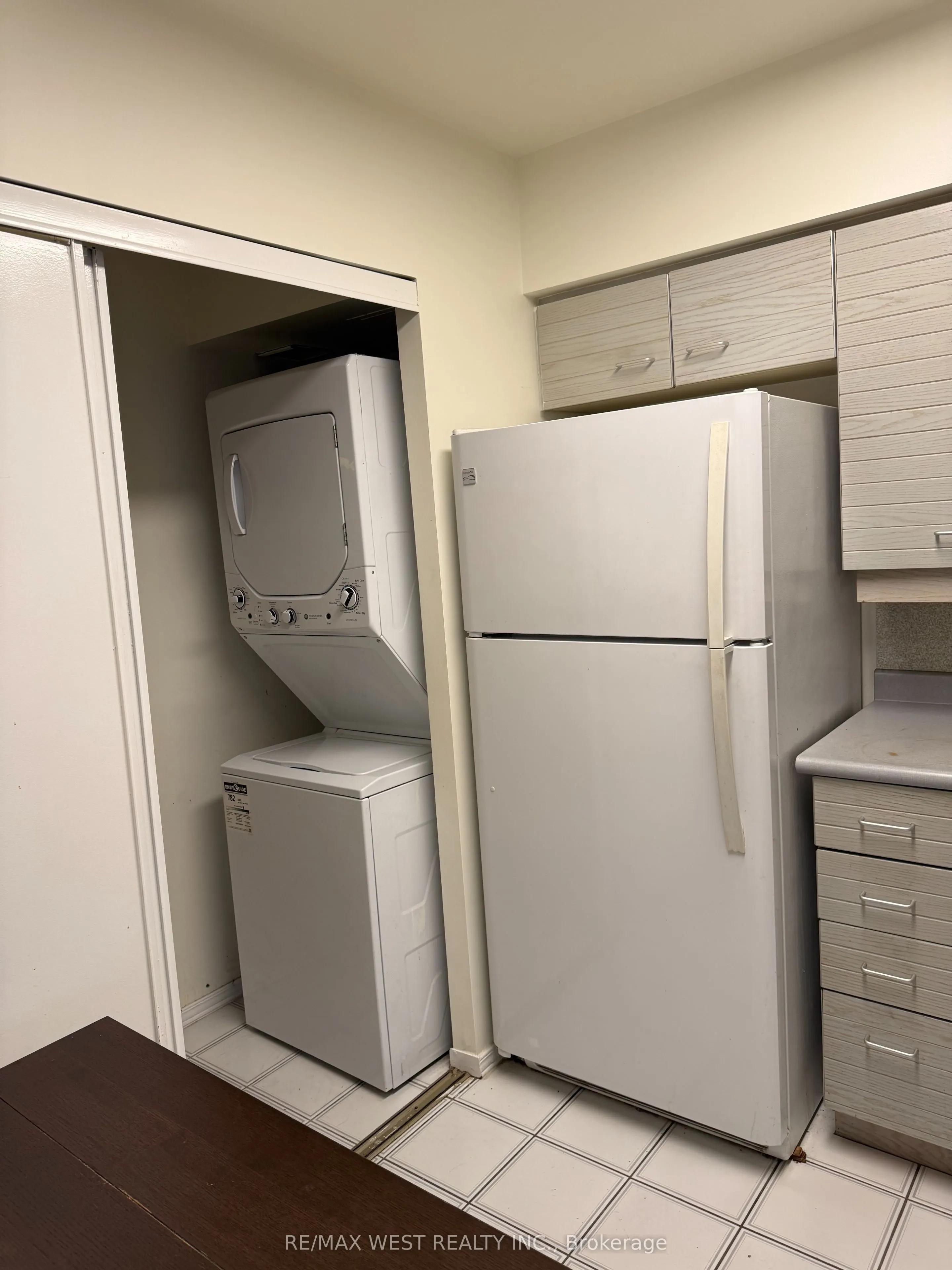 30 Greenfield Avenue, #1412