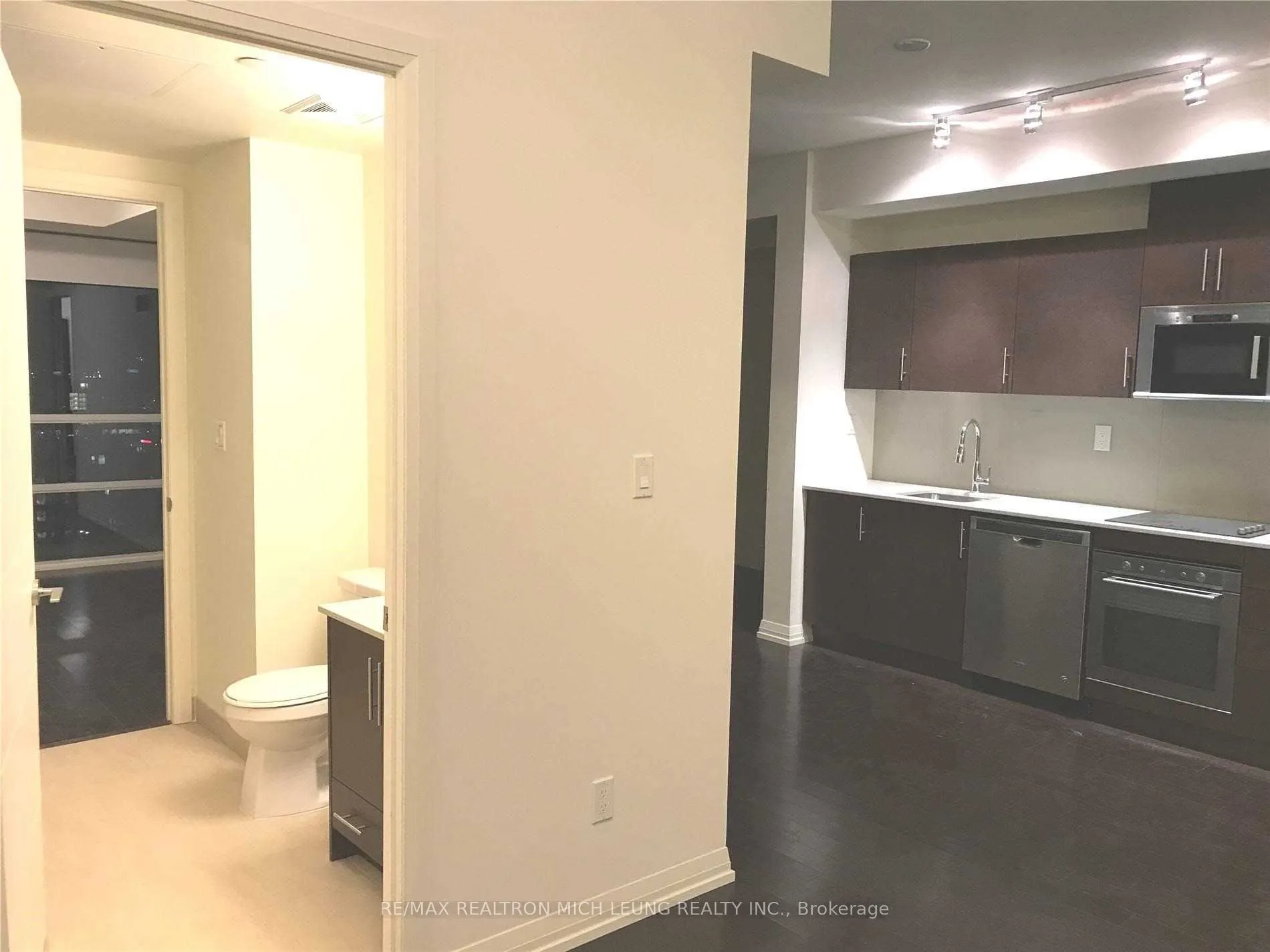 460 Adelaide Street E, #1826