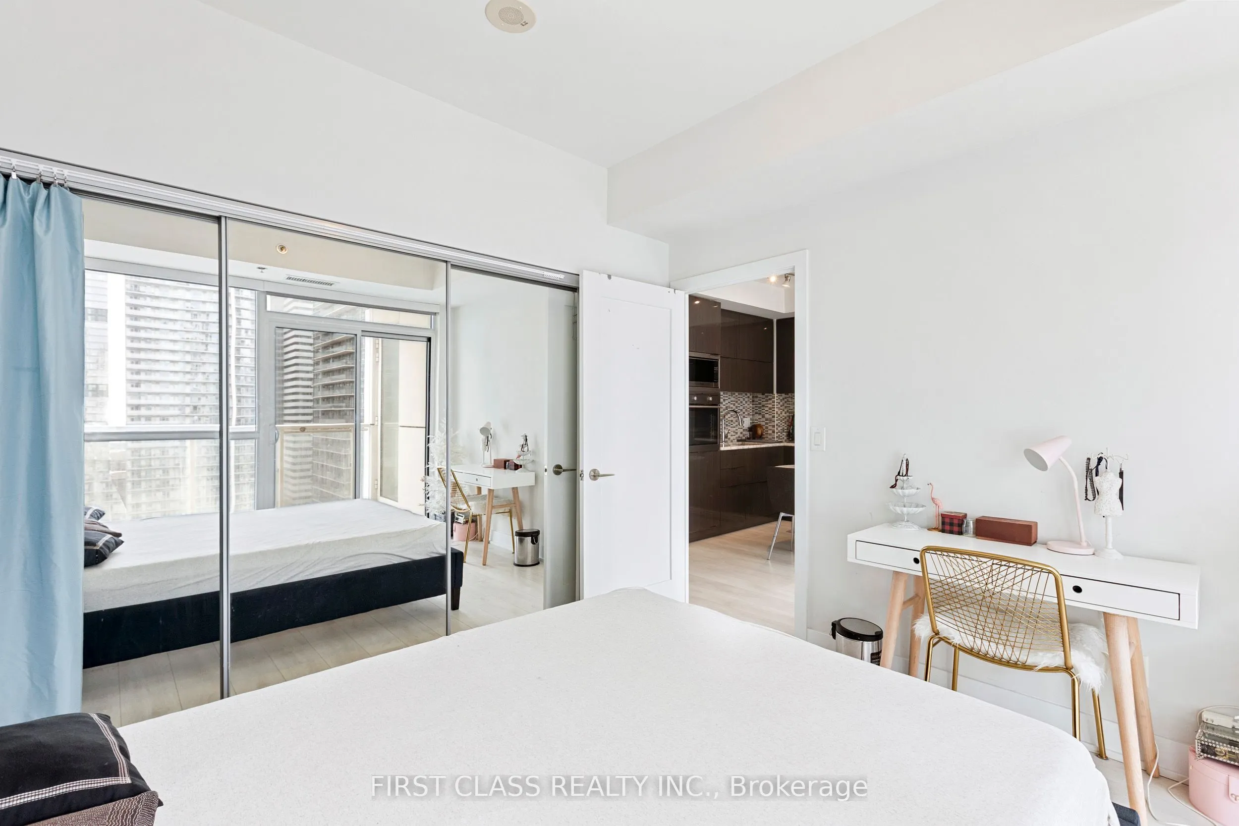 318 Richmond Street, #2408