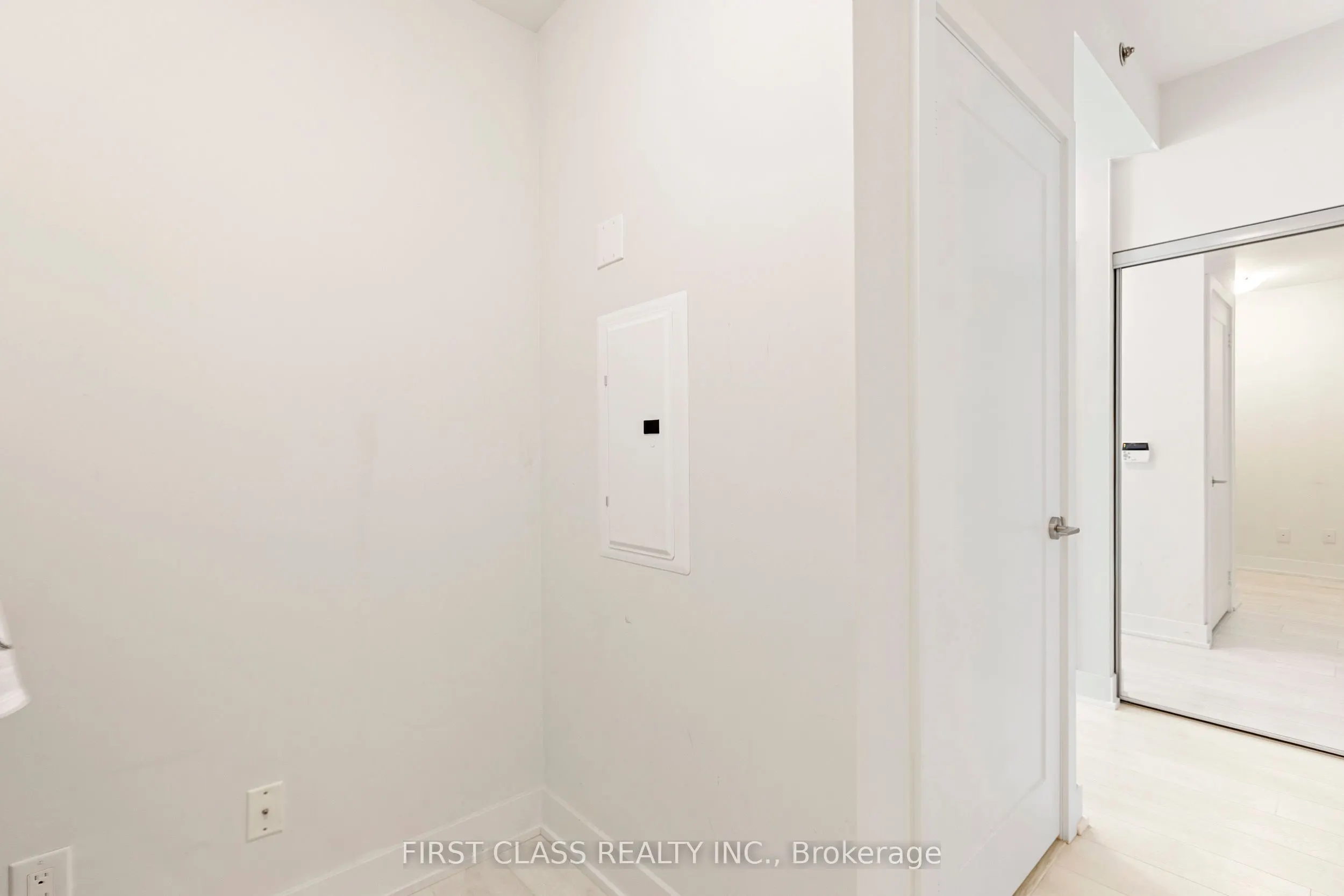 318 Richmond Street, #2408