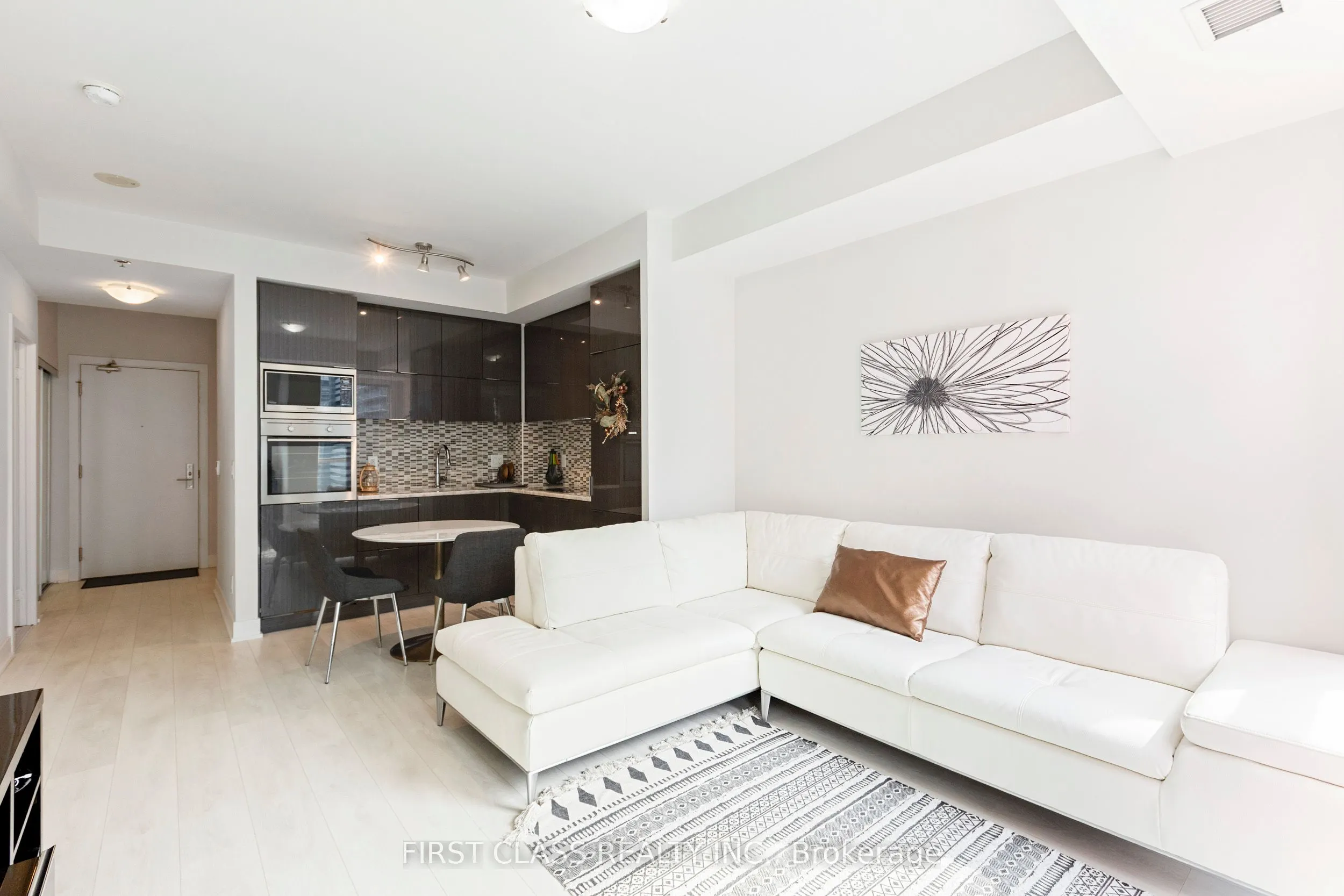 318 Richmond Street, #2408