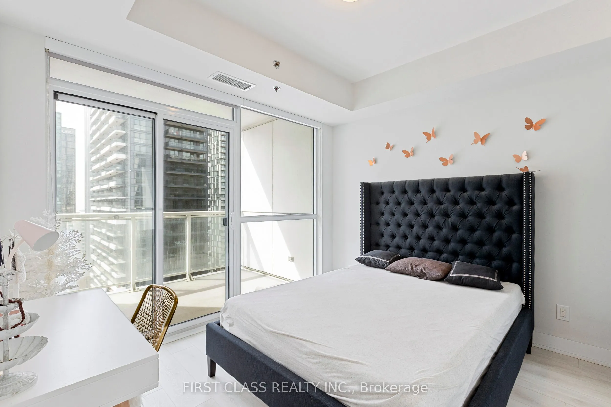 318 Richmond Street, #2408