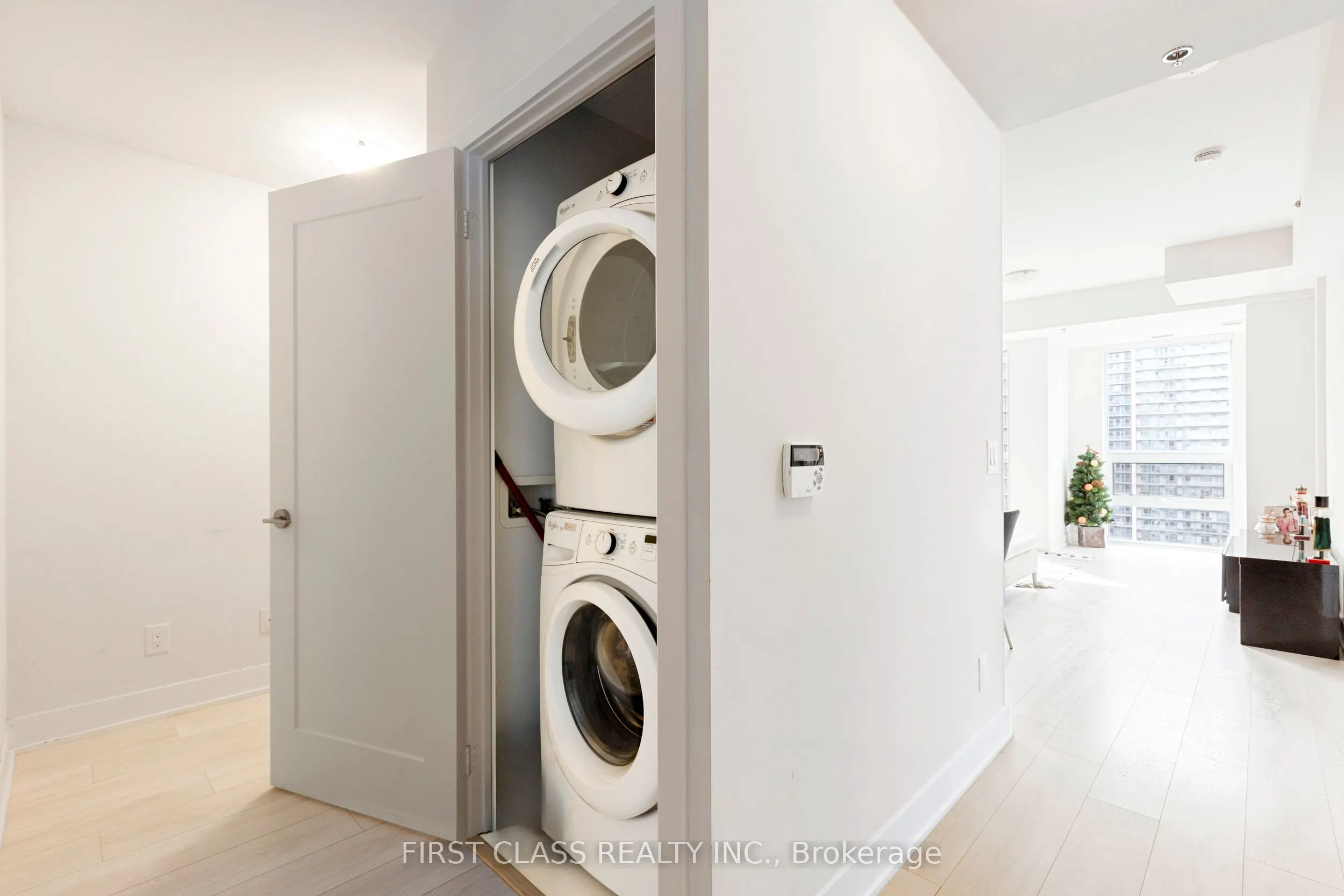 318 Richmond Street, #2408