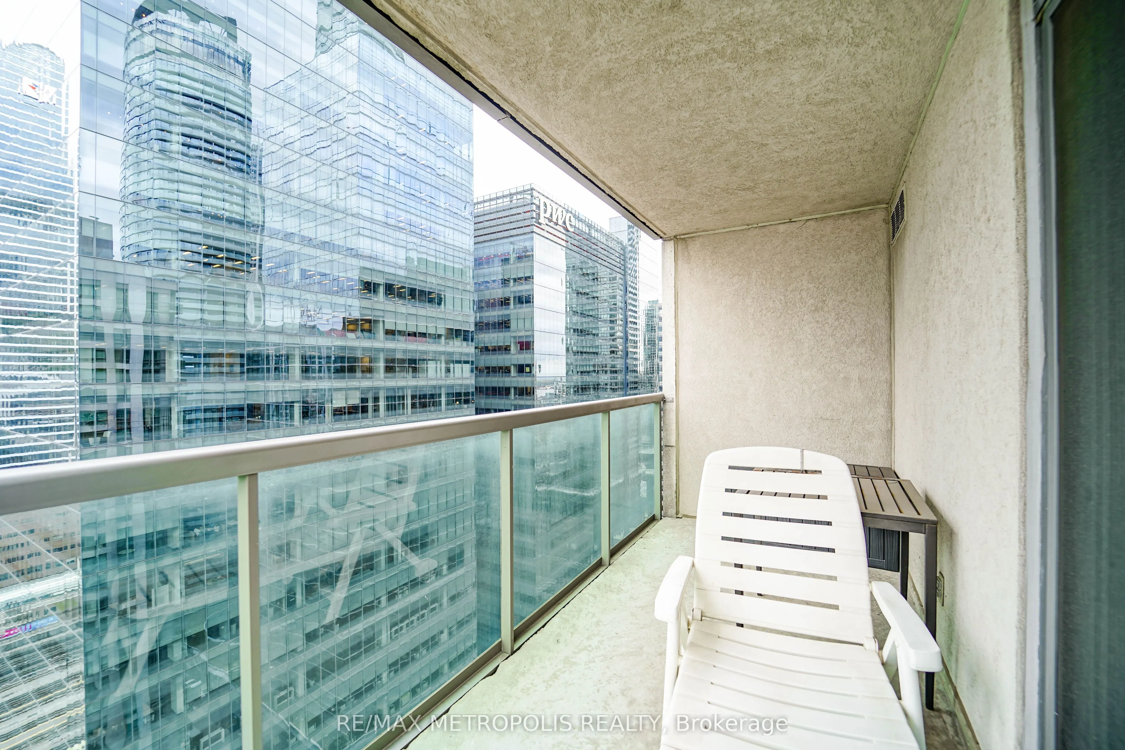 30 Grand Trunk Crescent, #3602