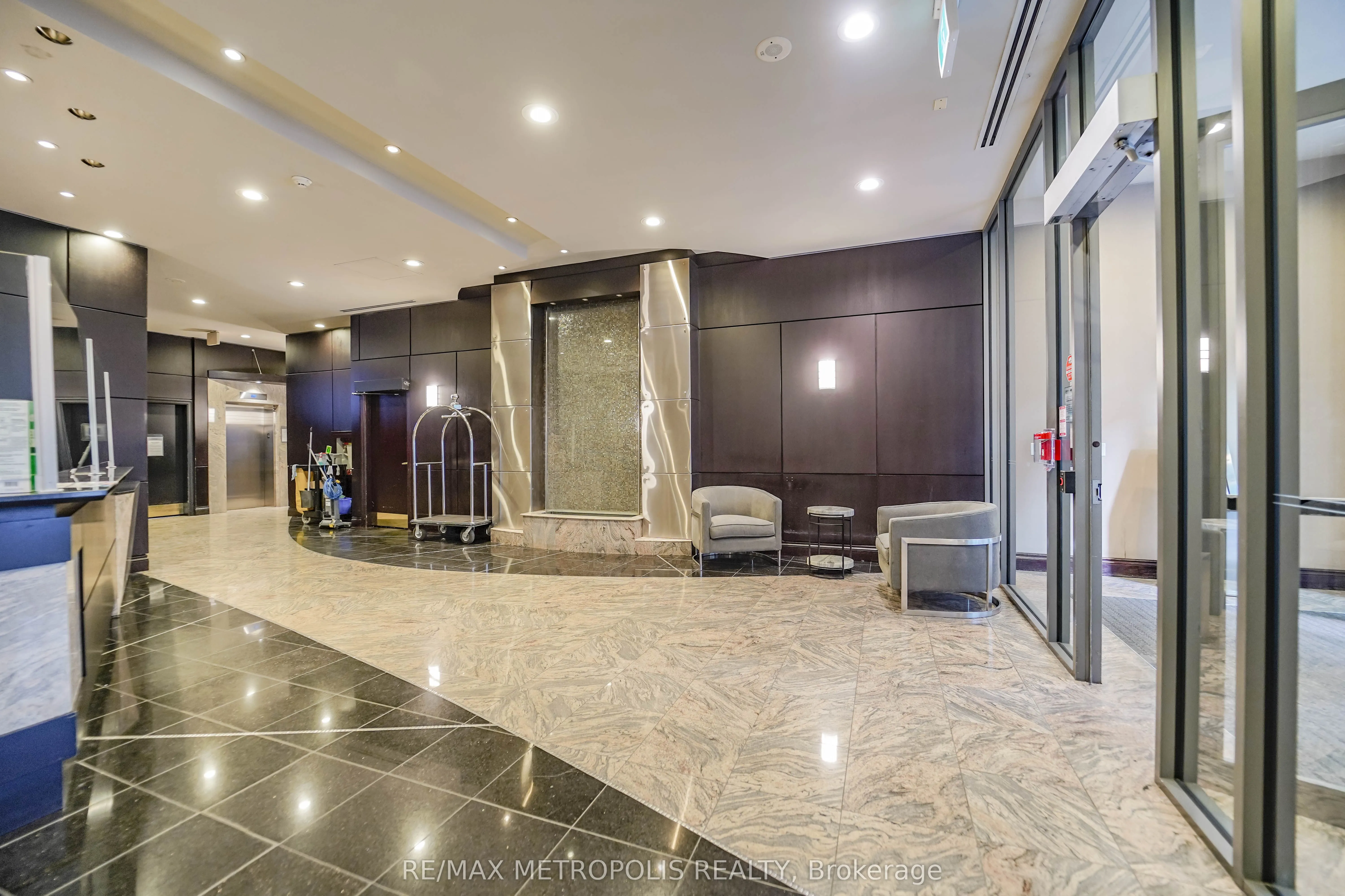 30 Grand Trunk Crescent, #3602