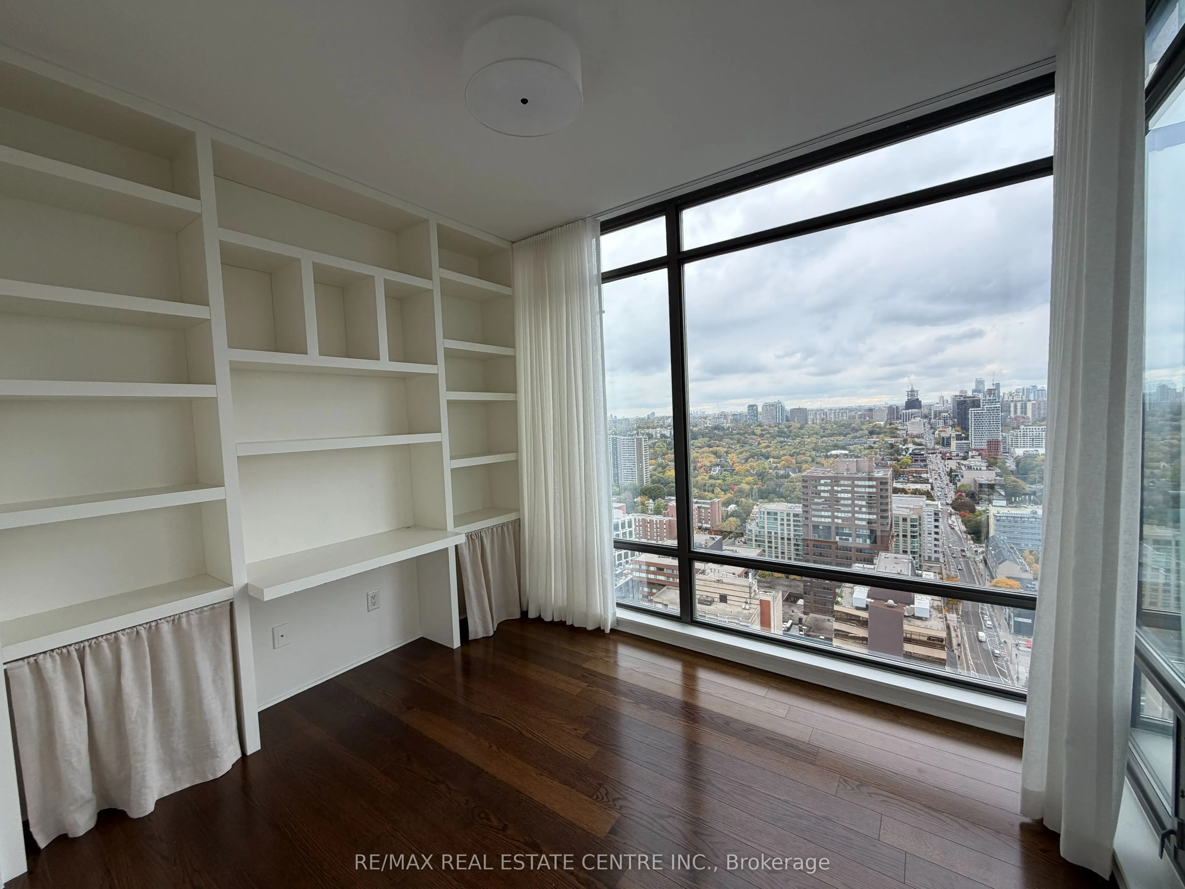 18 Yorkville Avenue, #3106