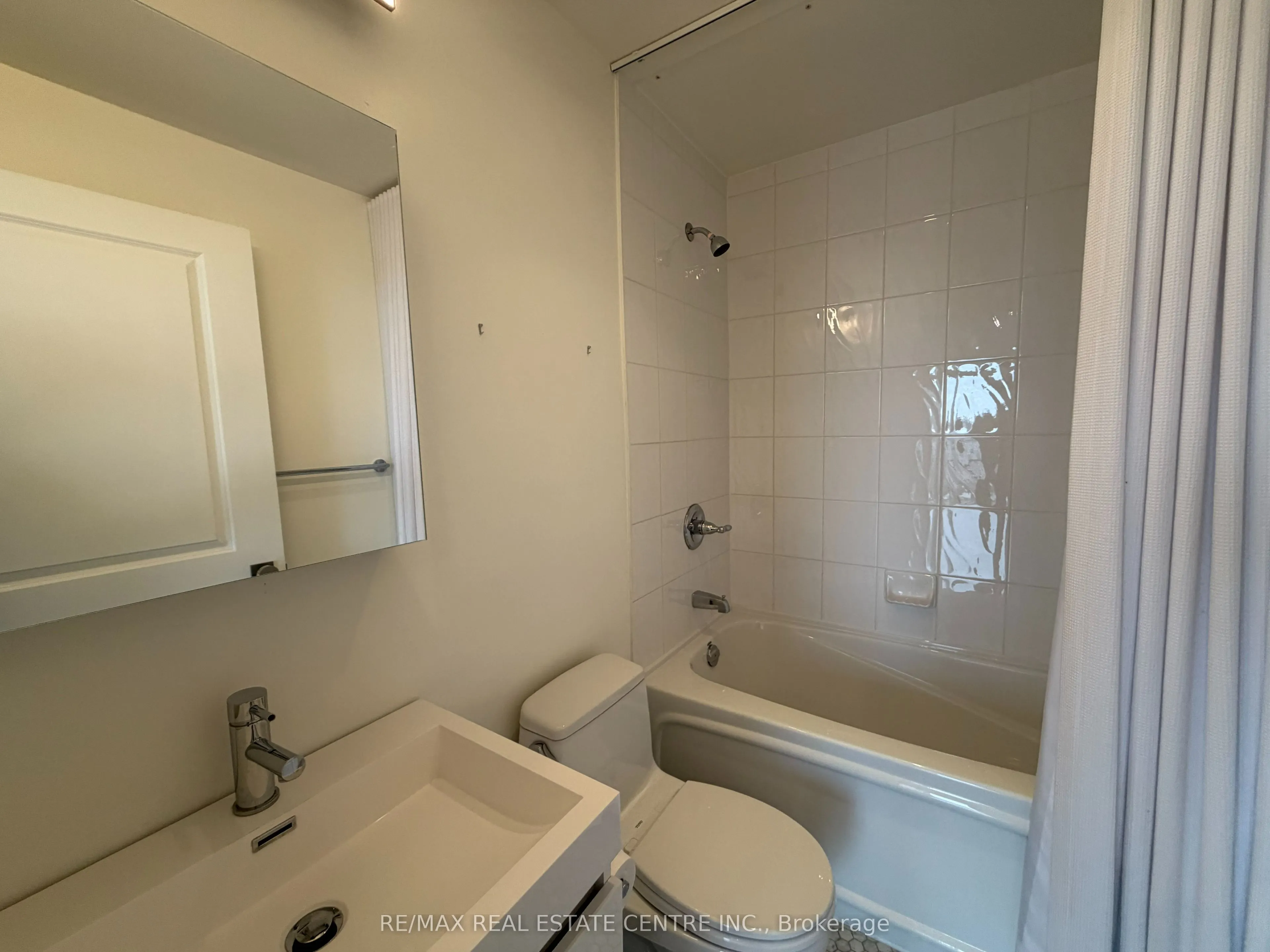 18 Yorkville Avenue, #3106