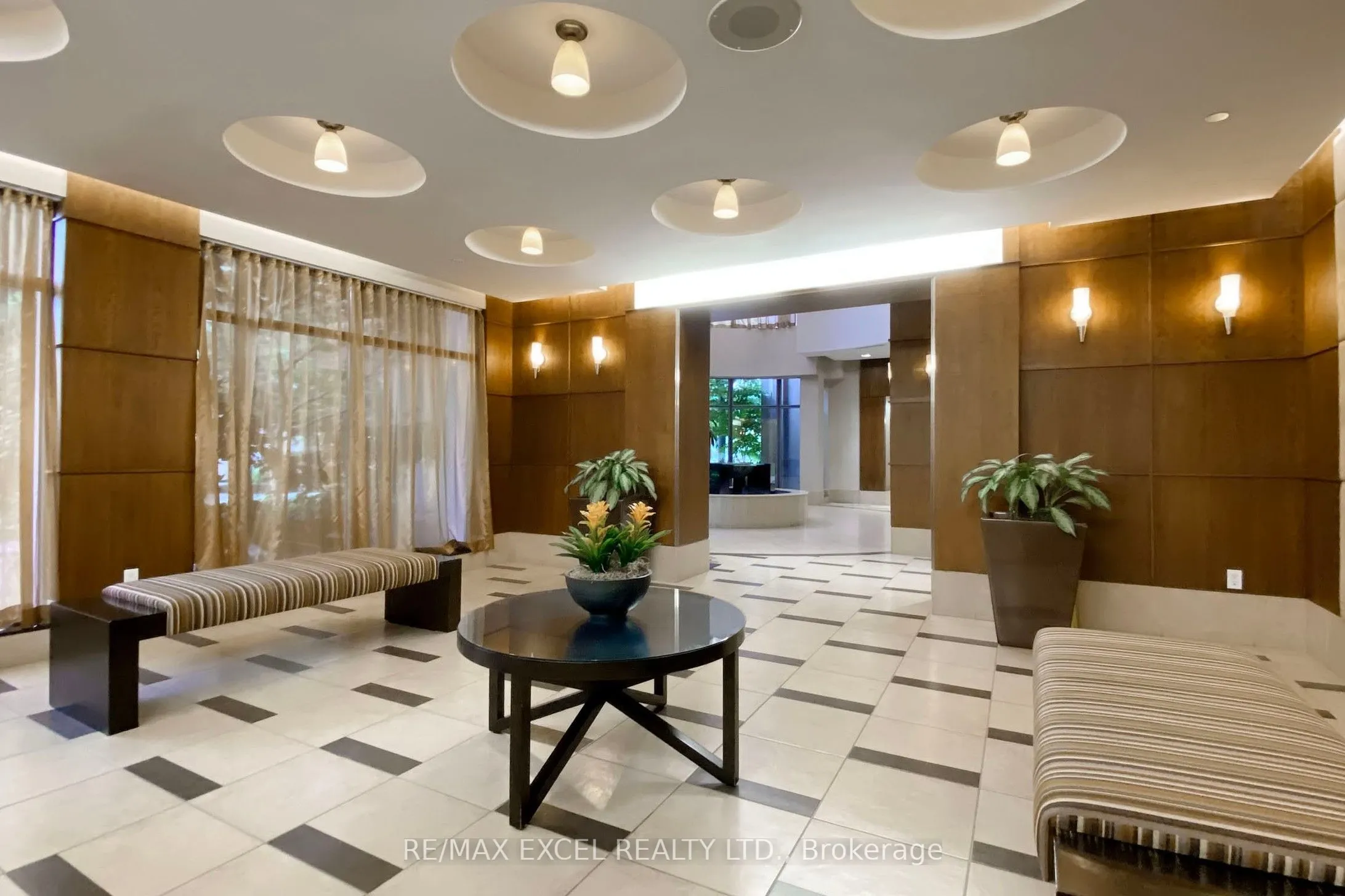 10 Northtown Way, #814