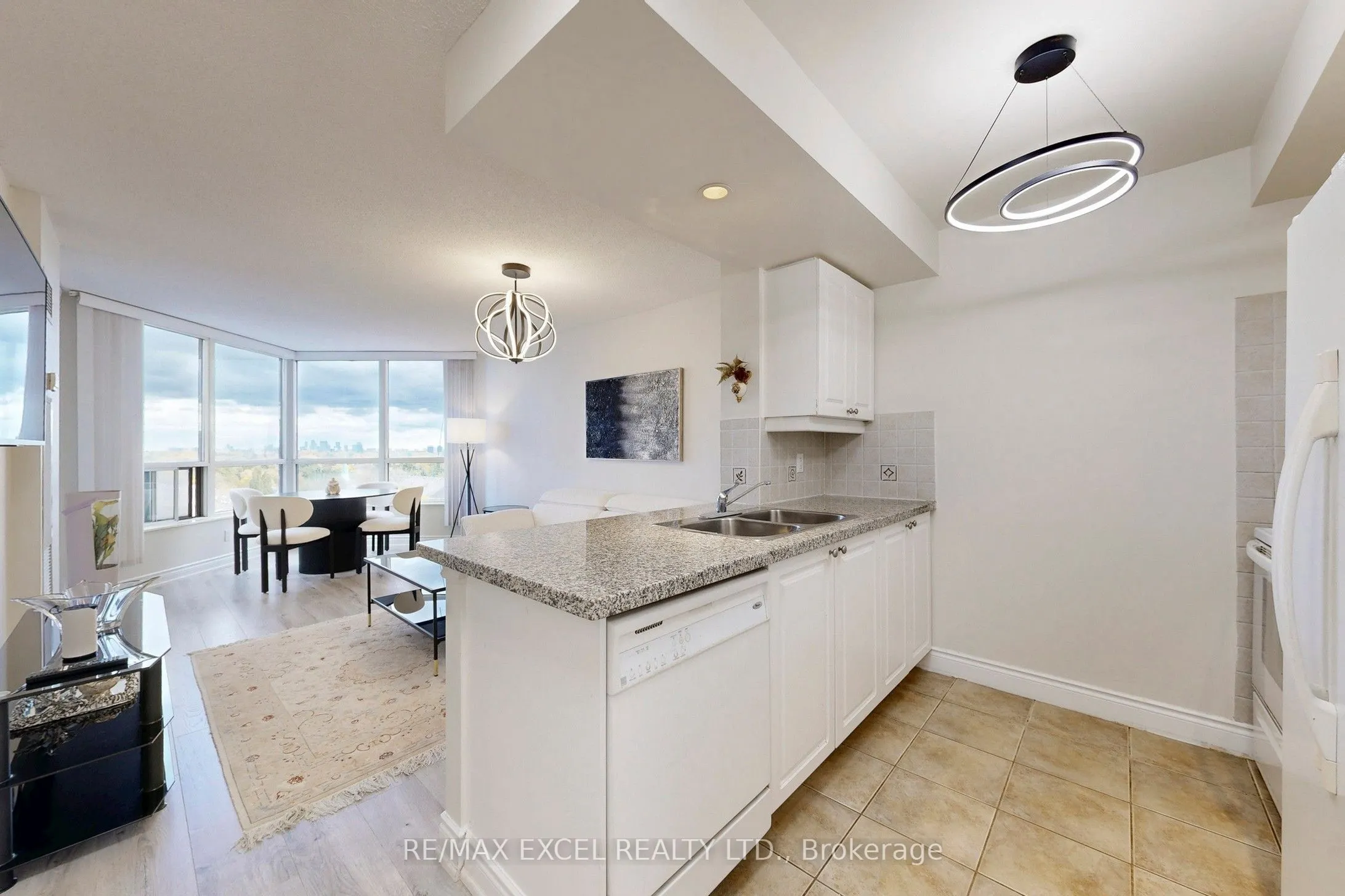 10 Northtown Way, #814