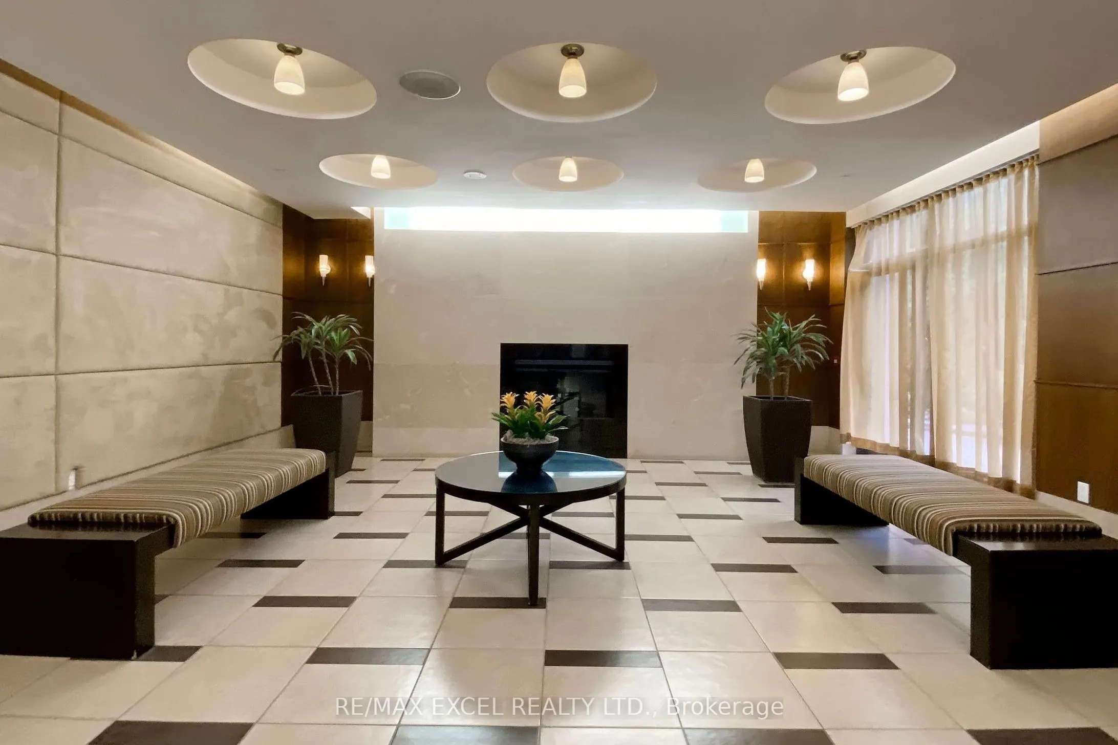 10 Northtown Way, #814