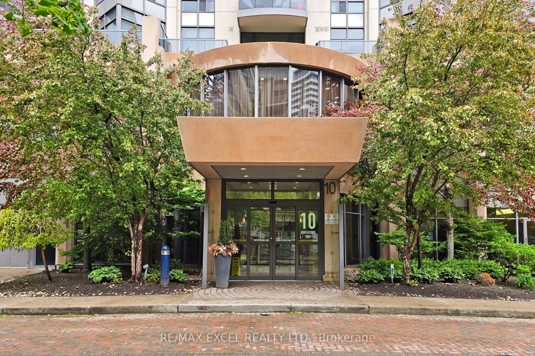 10 Northtown Way, #814