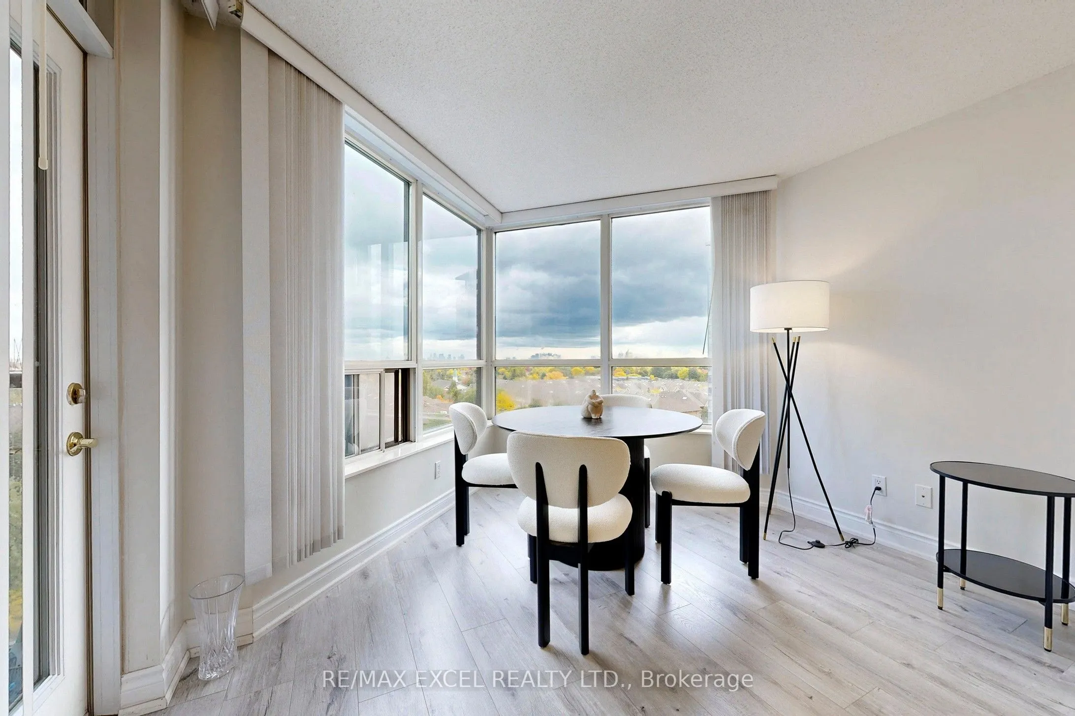 10 Northtown Way, #814