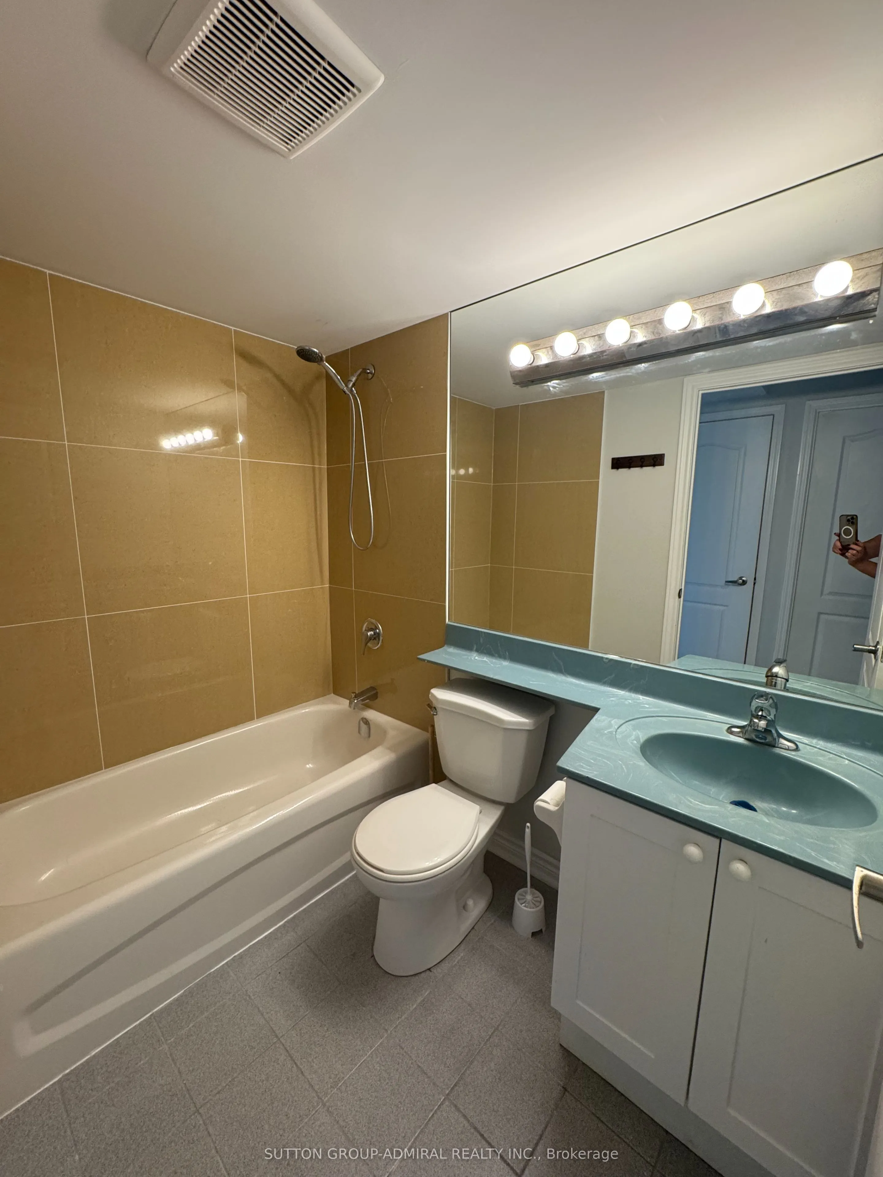 890 Sheppard Avenue W, #218