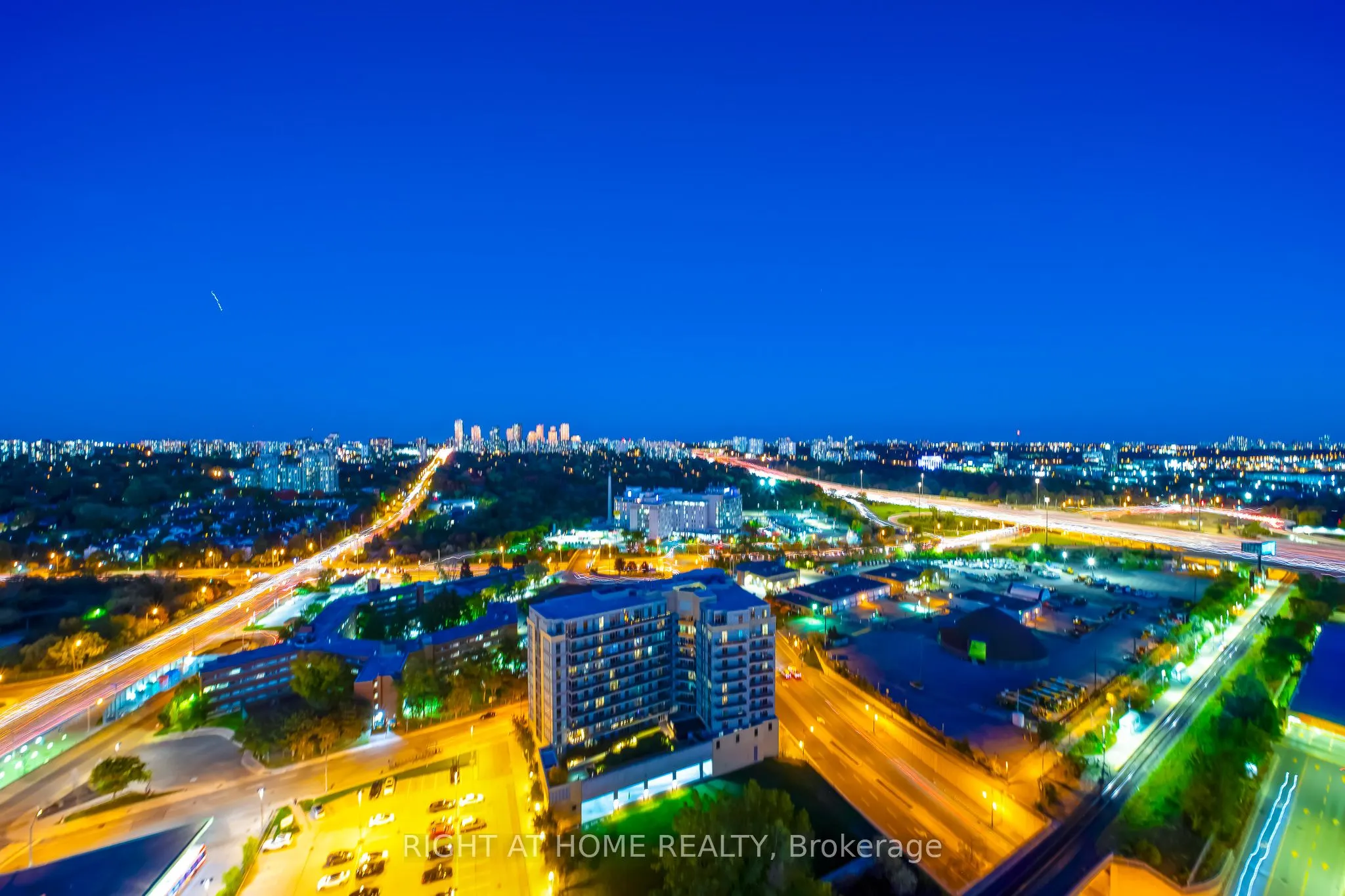 33 Singer Court, #2902