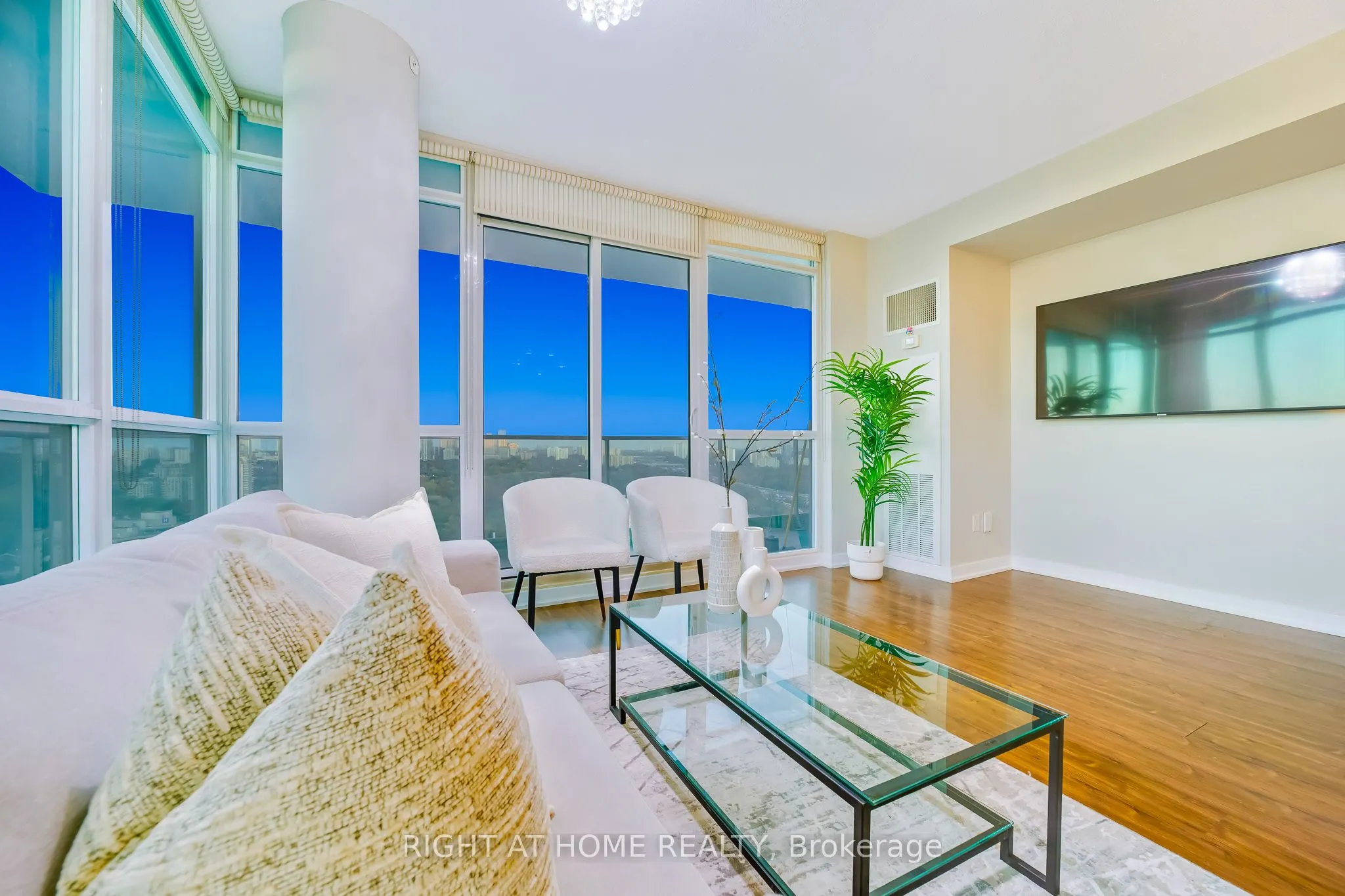 33 Singer Court, #2902