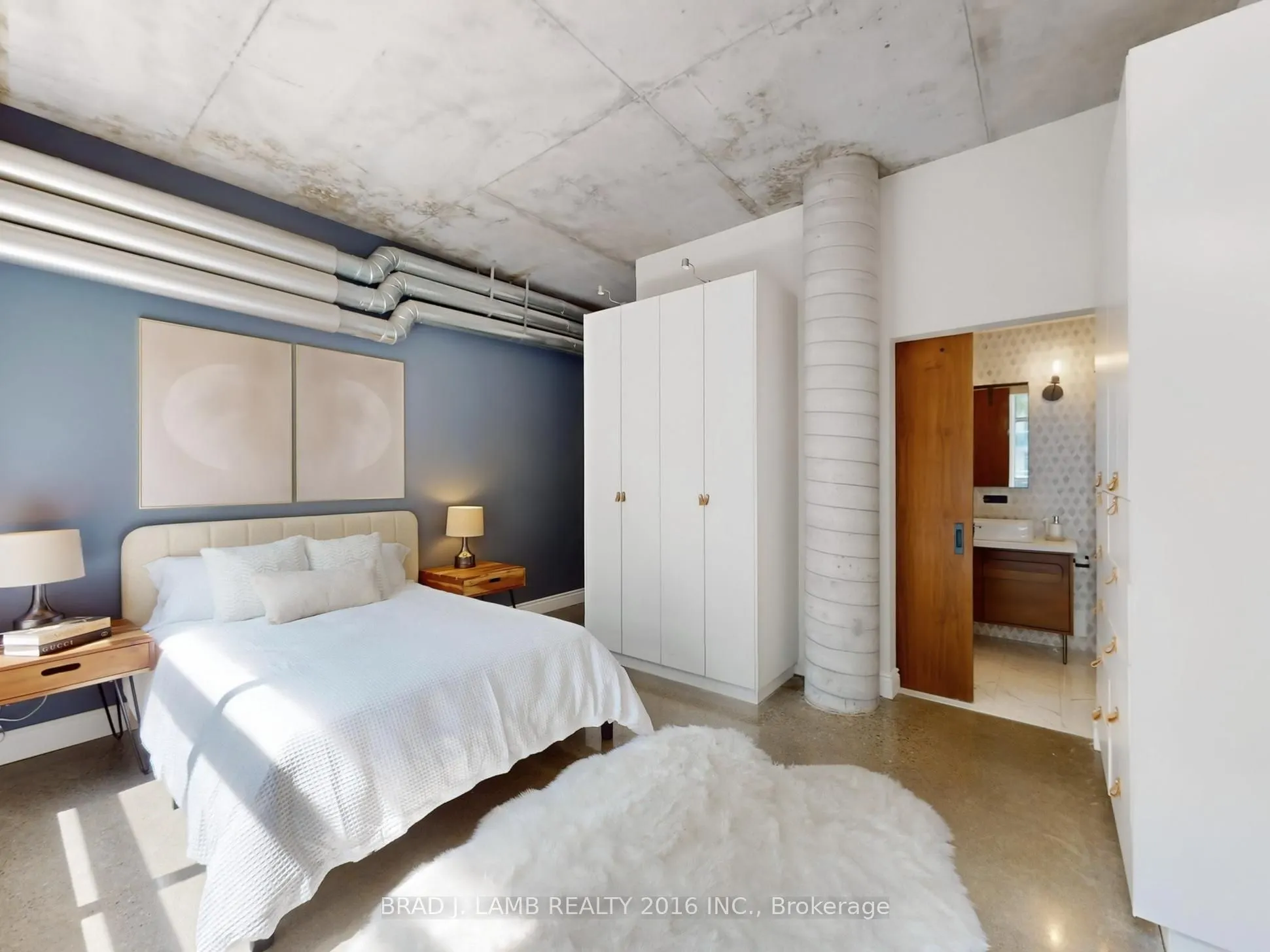 29 Camden Street, #305