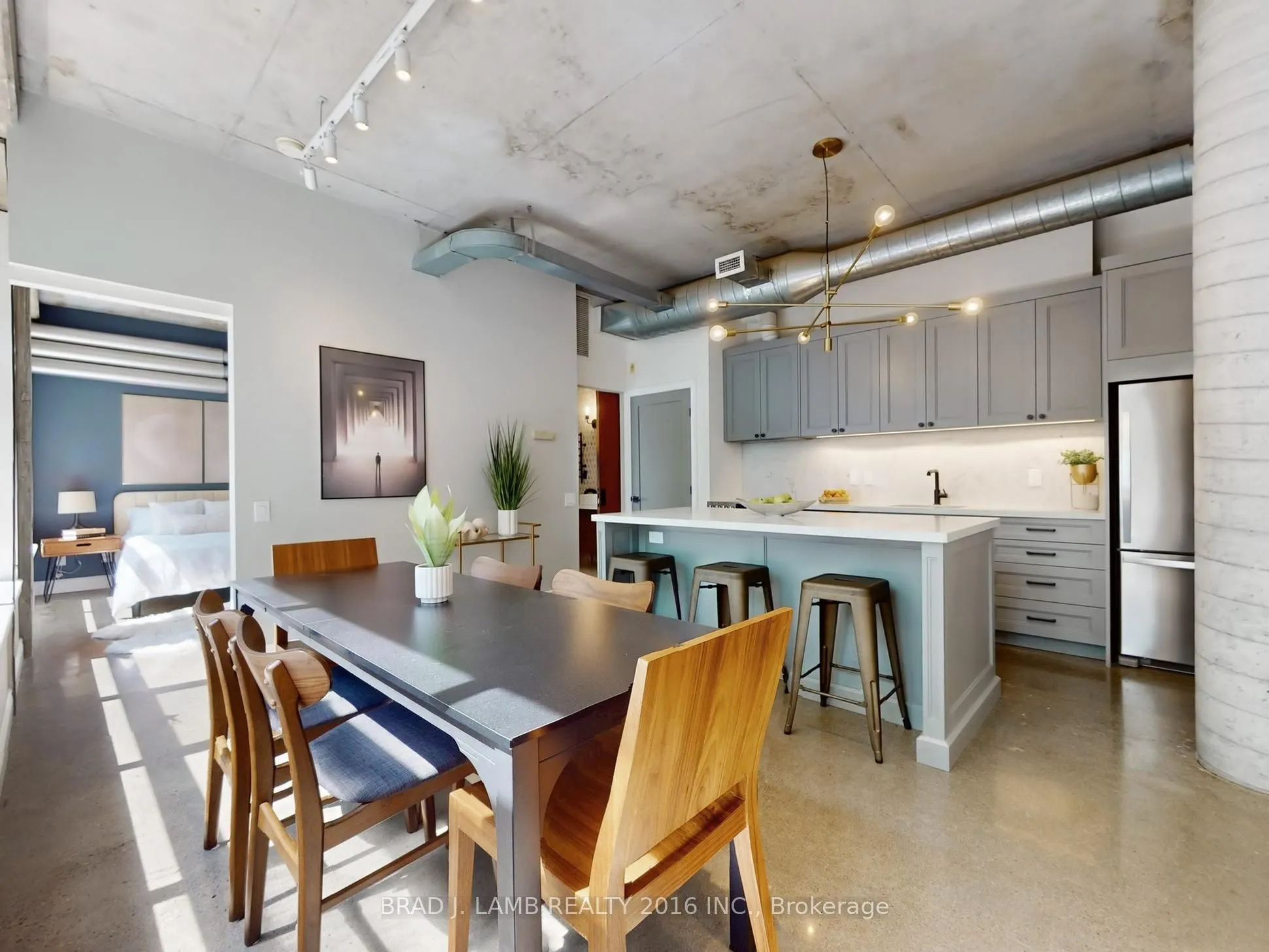 29 Camden Street, #305